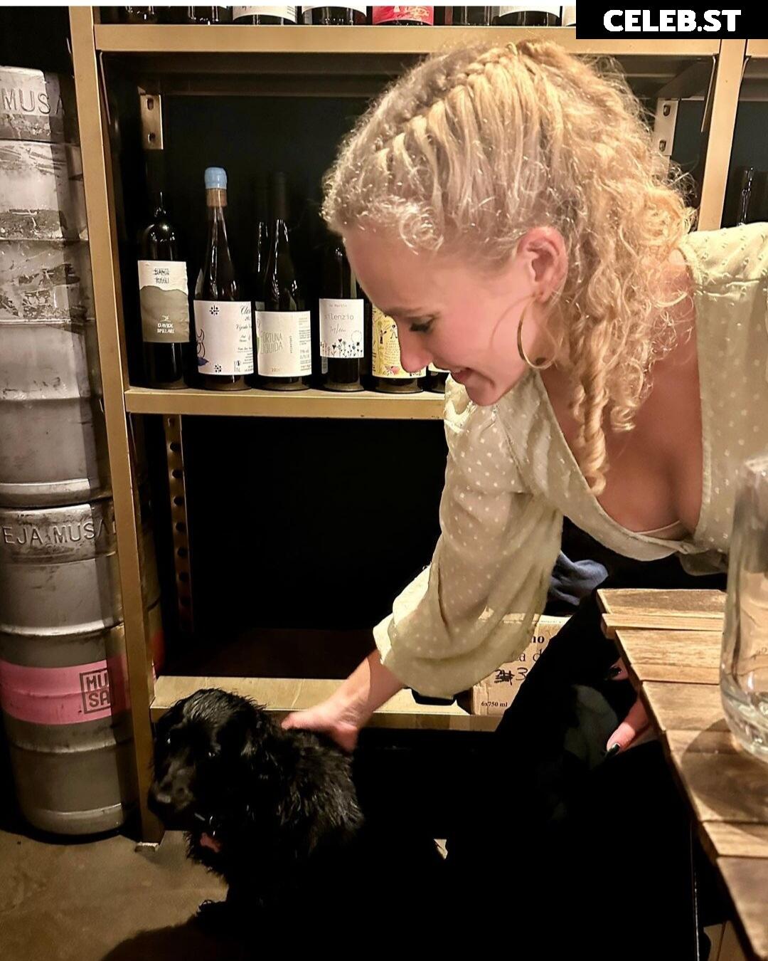 Pauline Angert Image 1933021