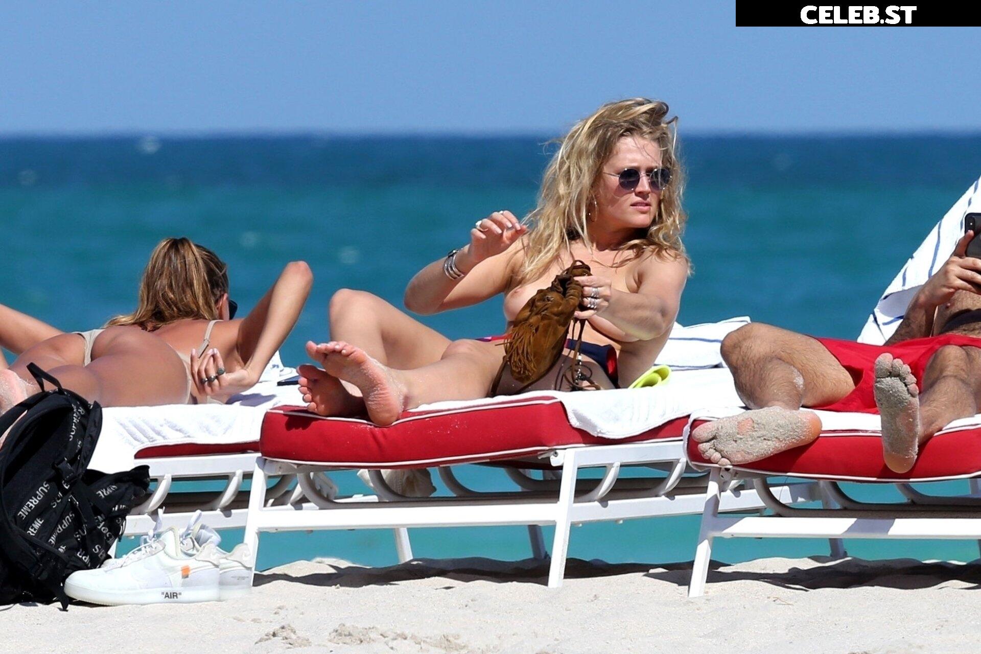 Toni Garrn Image 1930584