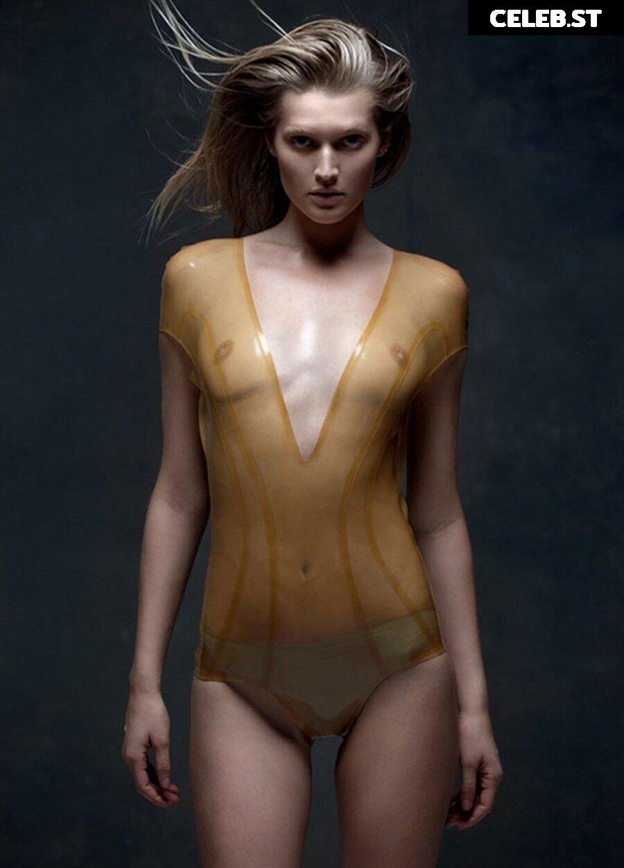 Toni Garrn Image 1930199