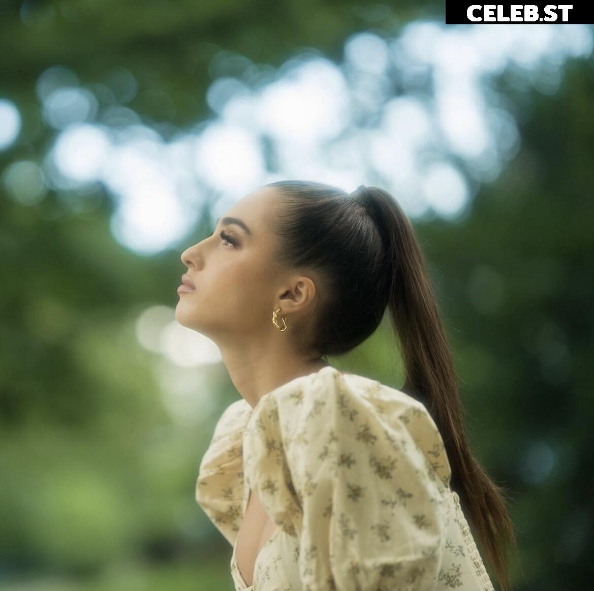 Luna Farina Image 1930381