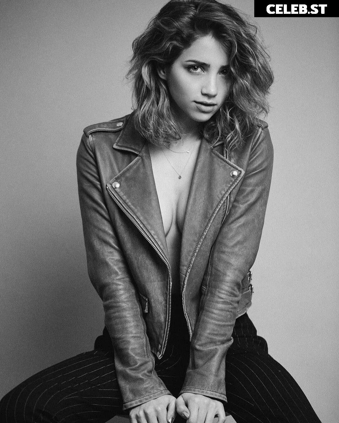 Emily Rudd Image 1939882