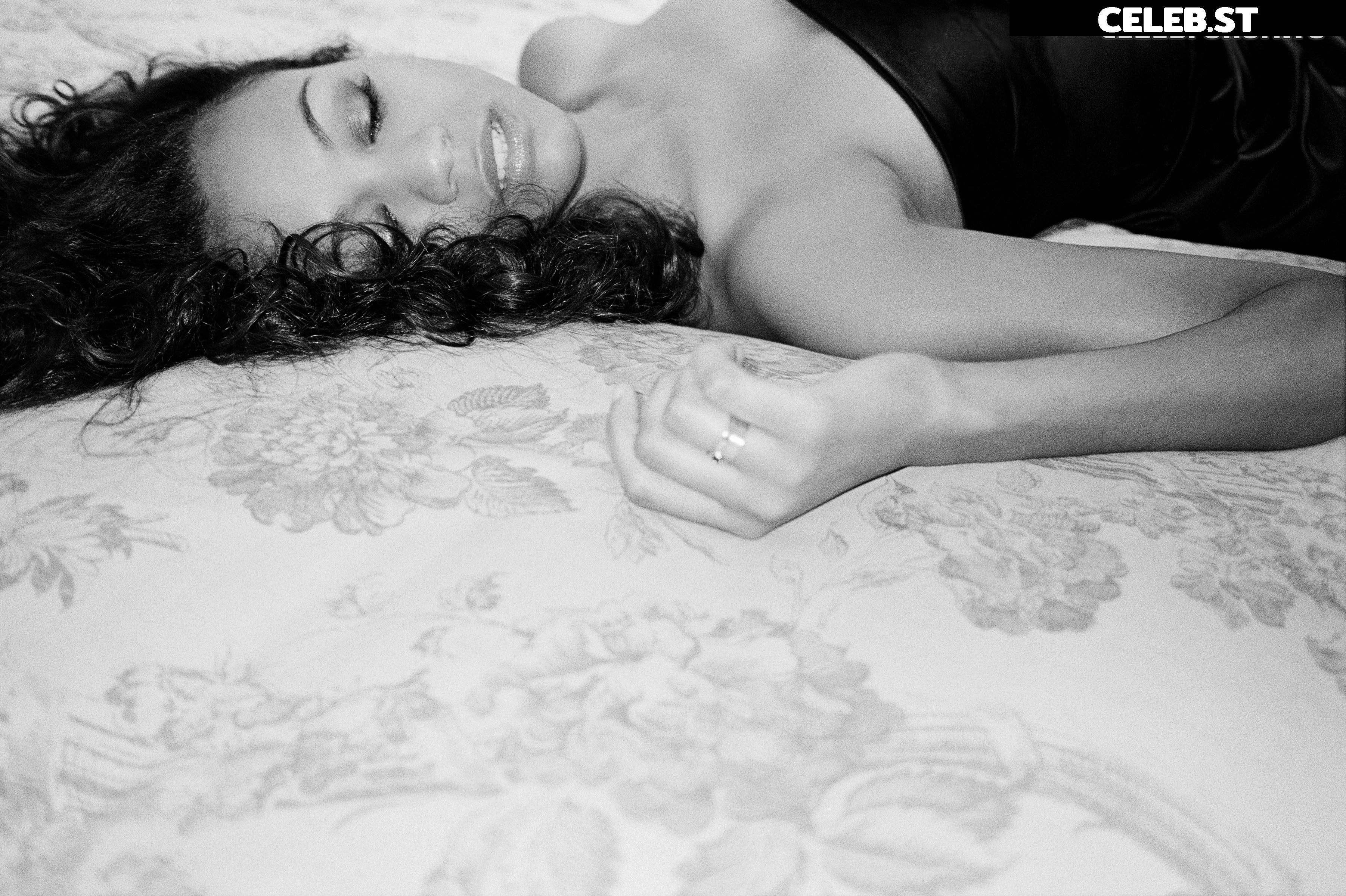 Zoe Saldana Image 1939853