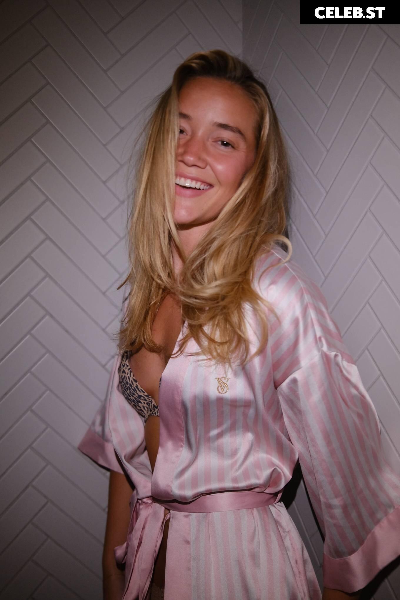 Olivia Ponton Image 1939977