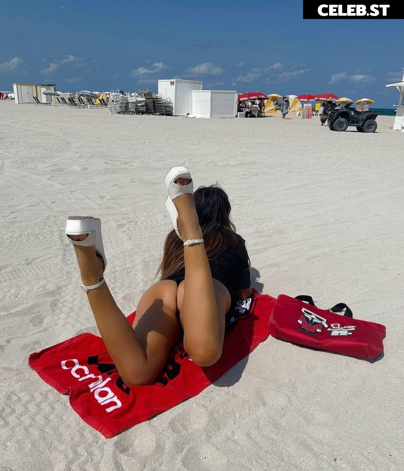 Claudia Romani Image 1939908