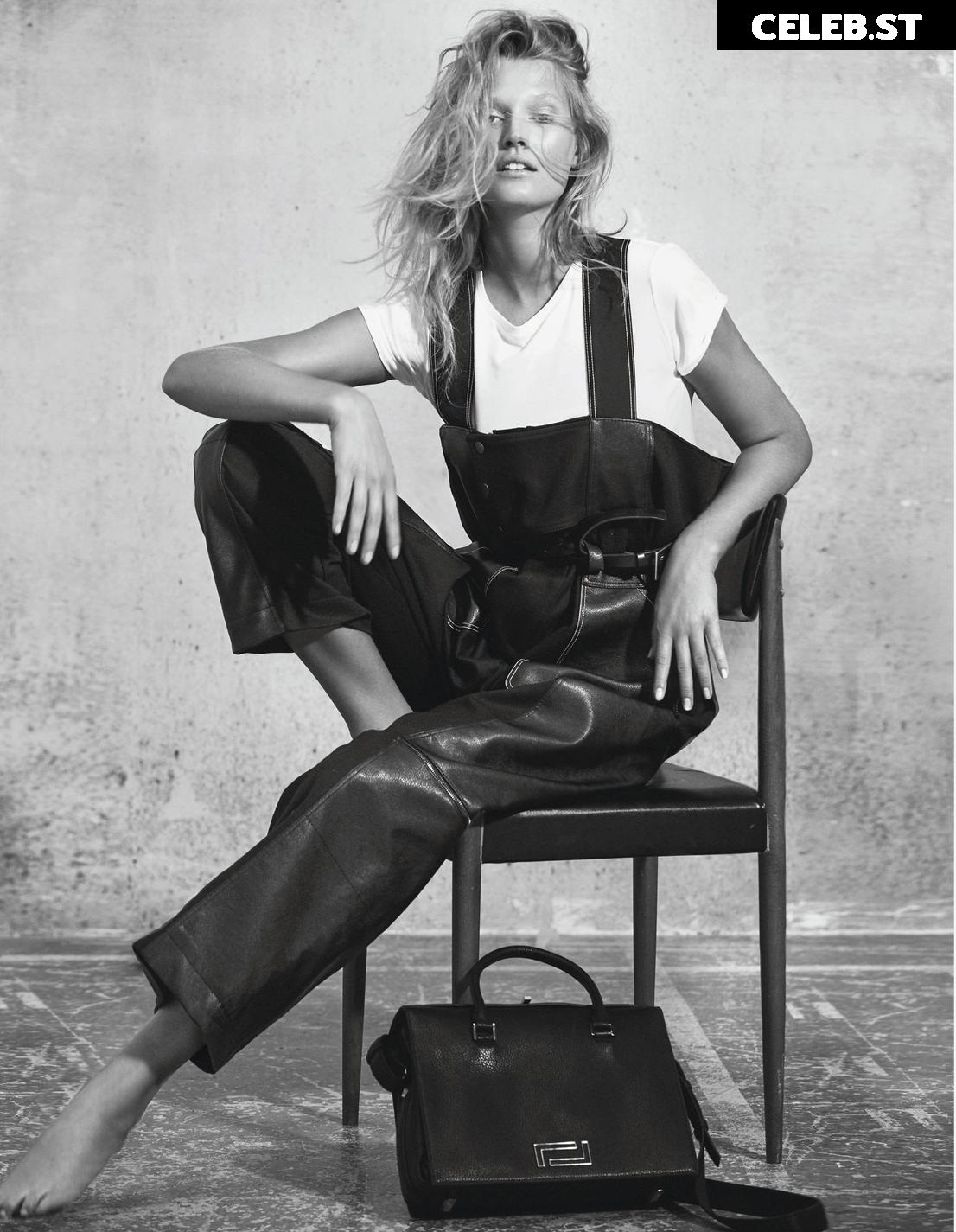 Toni Garrn Image 1938888