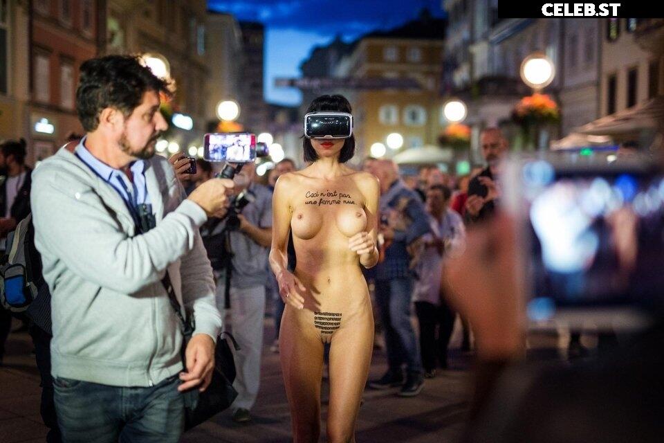 Milo Moiré Image 1938671