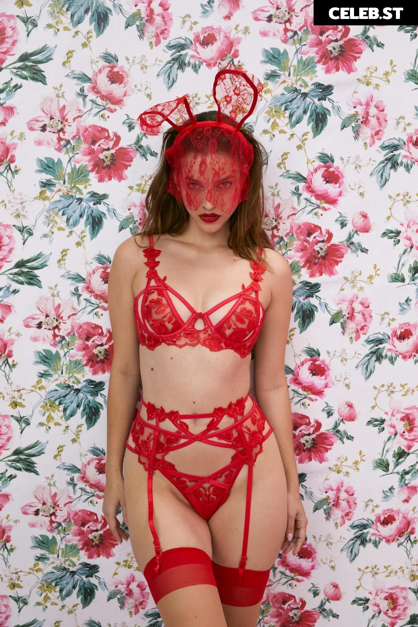 Barbara Palvin Image 1938366