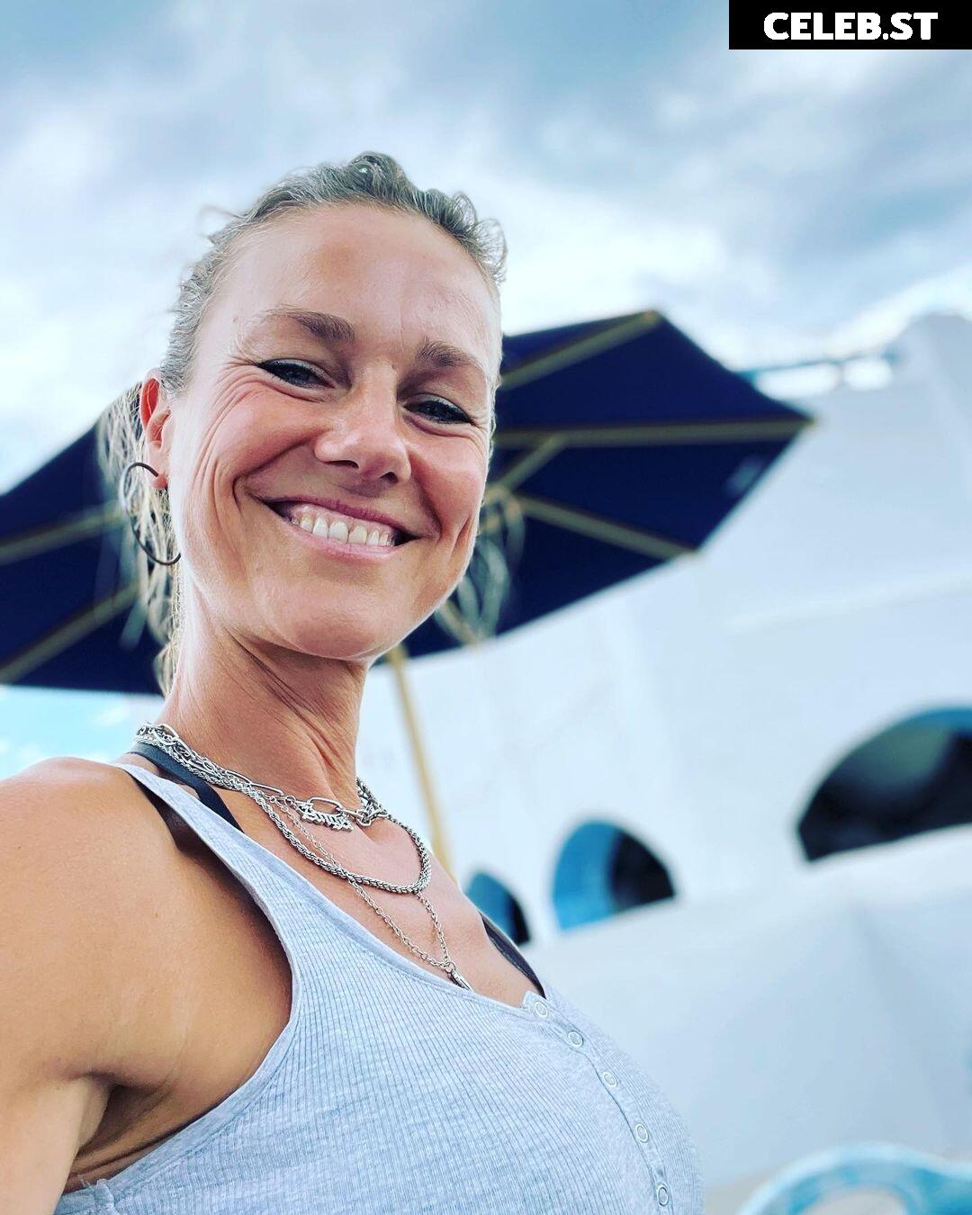 Rhea Harder-Vennewald Image 1927950