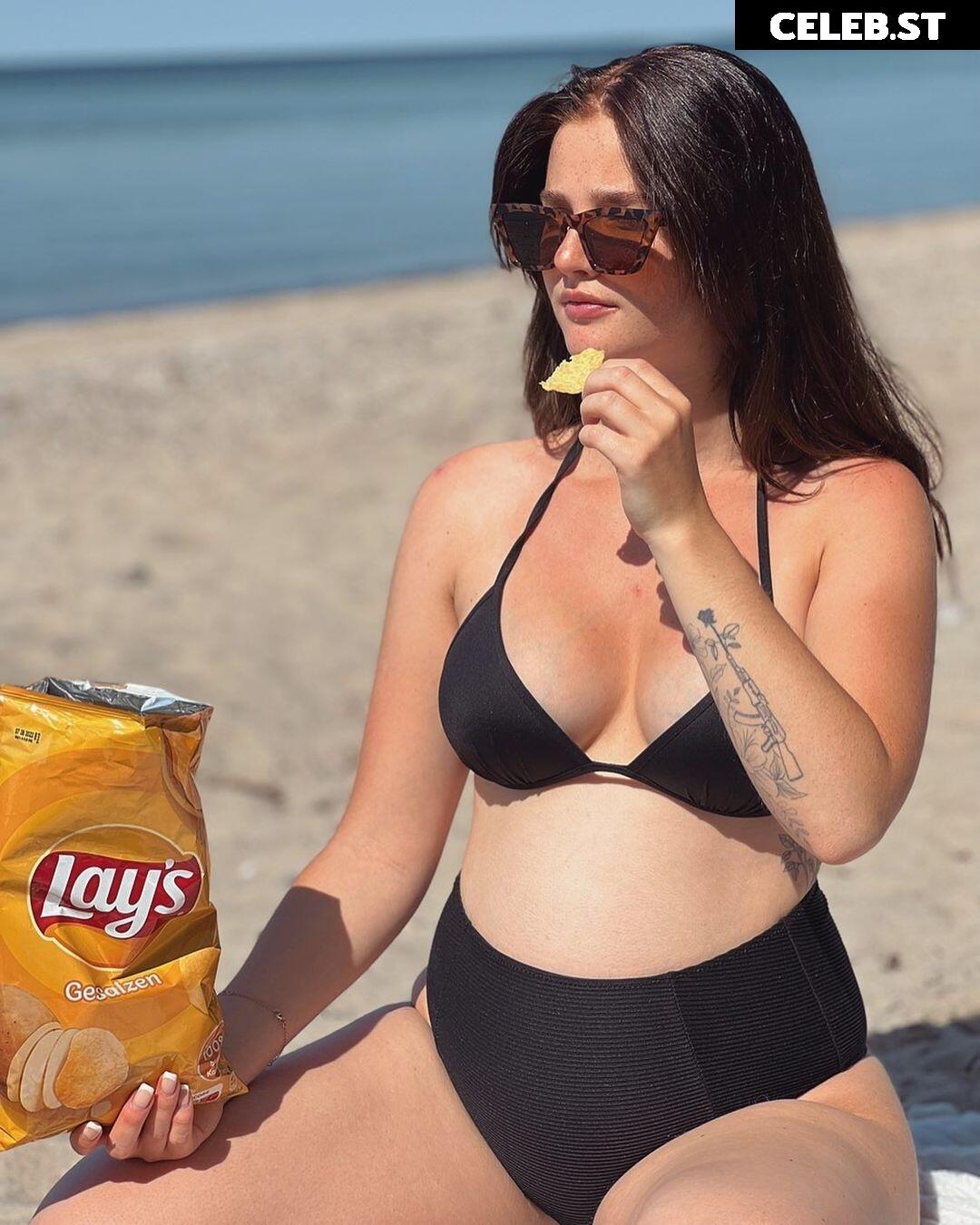 Julia Schulze Image 1921608