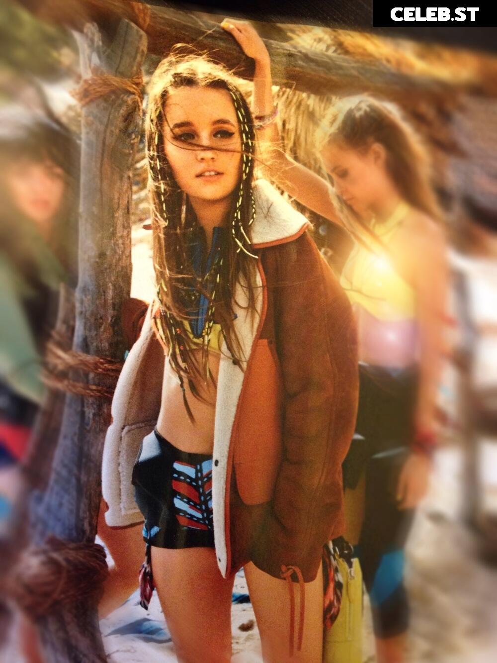 Kaitlyn Dever Image 1929731
