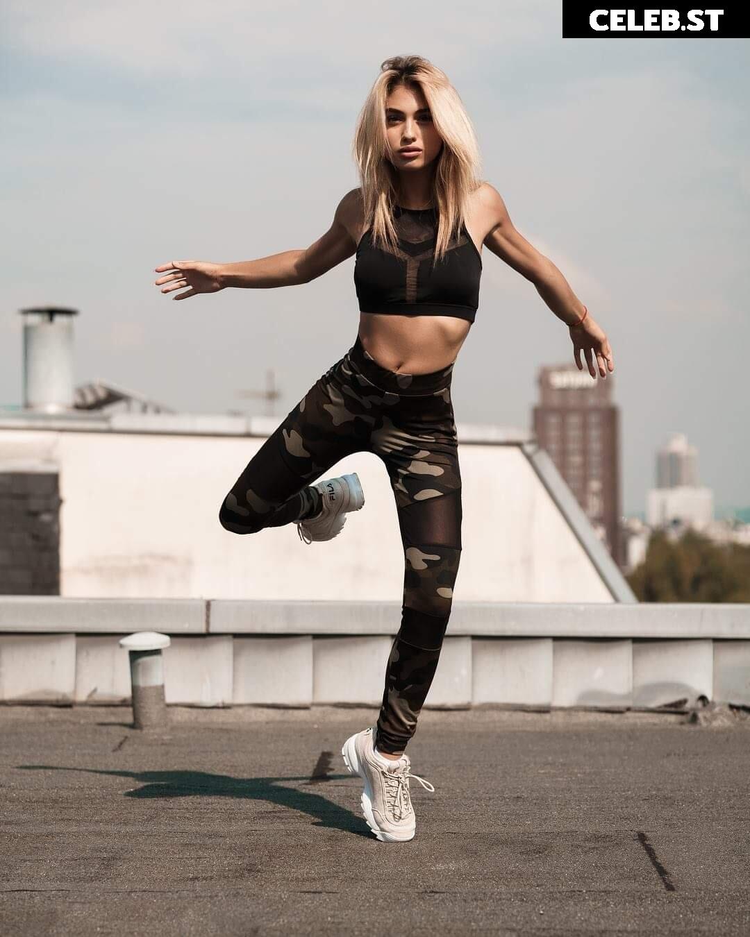 Luna Farina Image 1929107