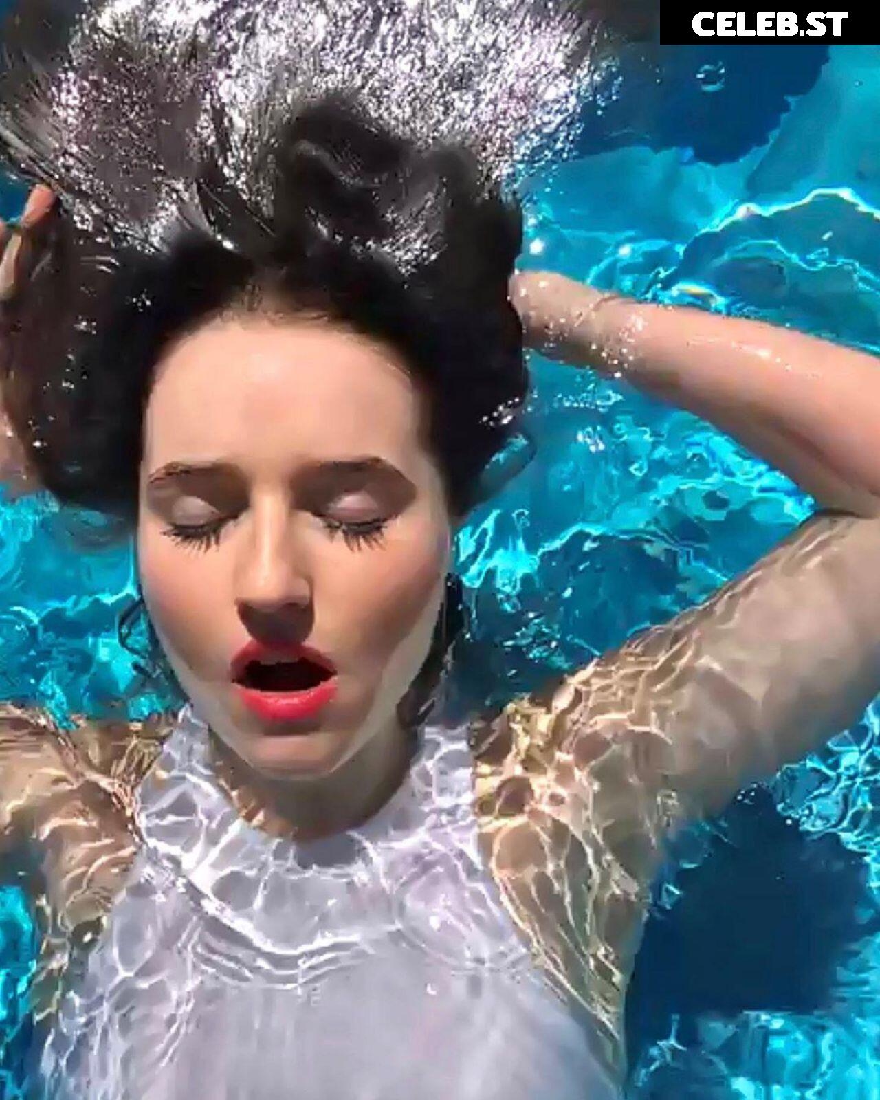 Kaitlyn Dever Image 1929220