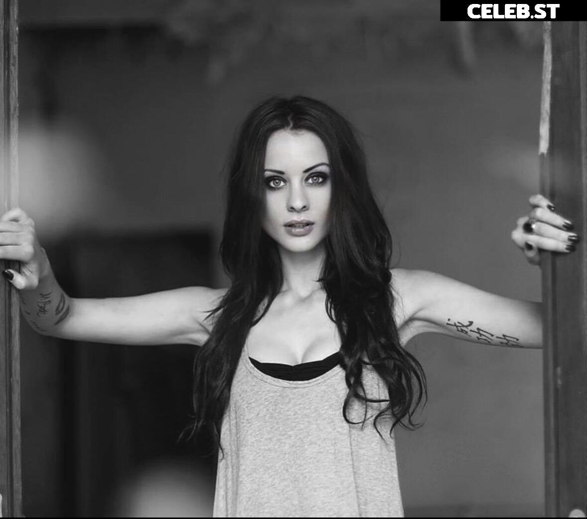 Sarah Bock Image 1928516