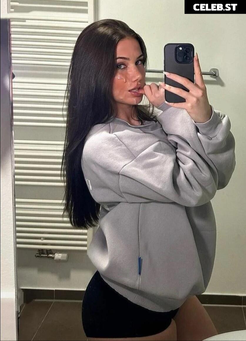 Faye.sxh Image 1914903