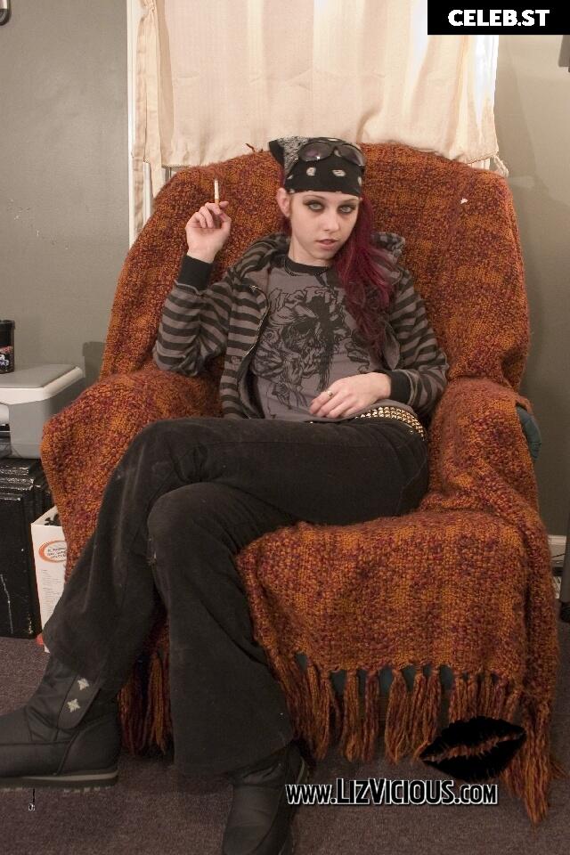 Liz Vicious Image 1483871