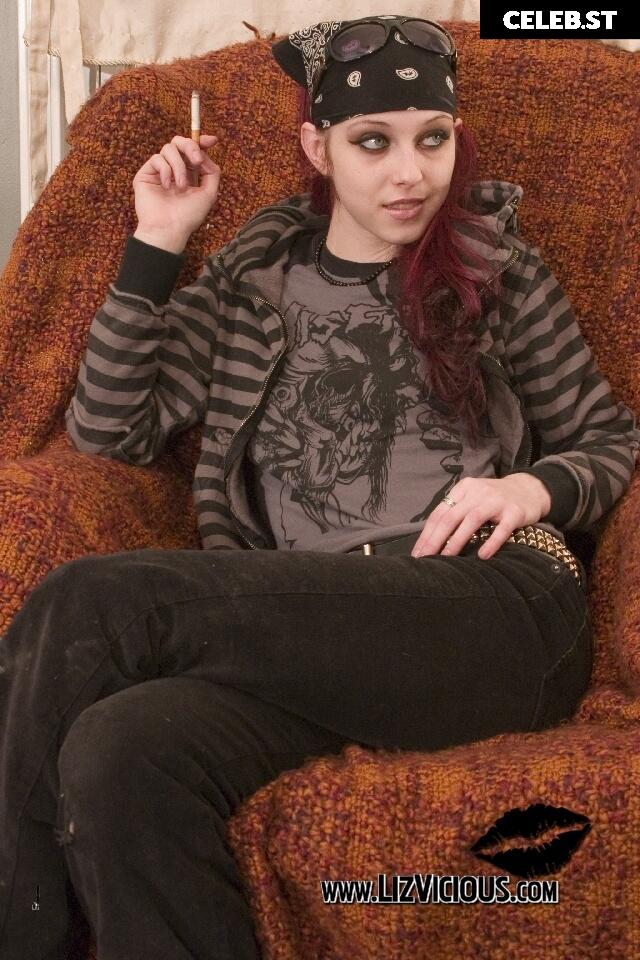 Liz Vicious Image 1483954