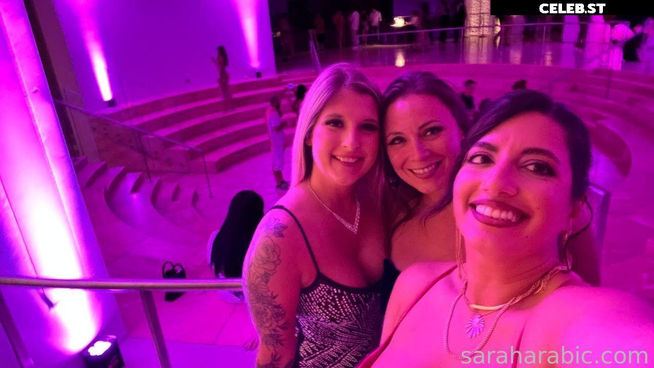 SarahArabic Image 14654142