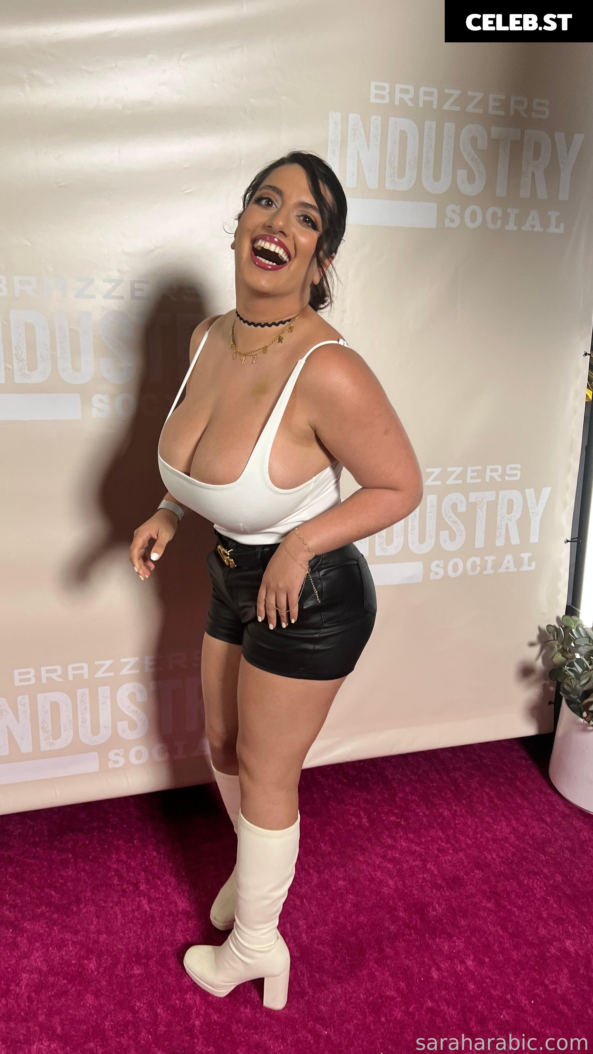 SarahArabic Image 14653165