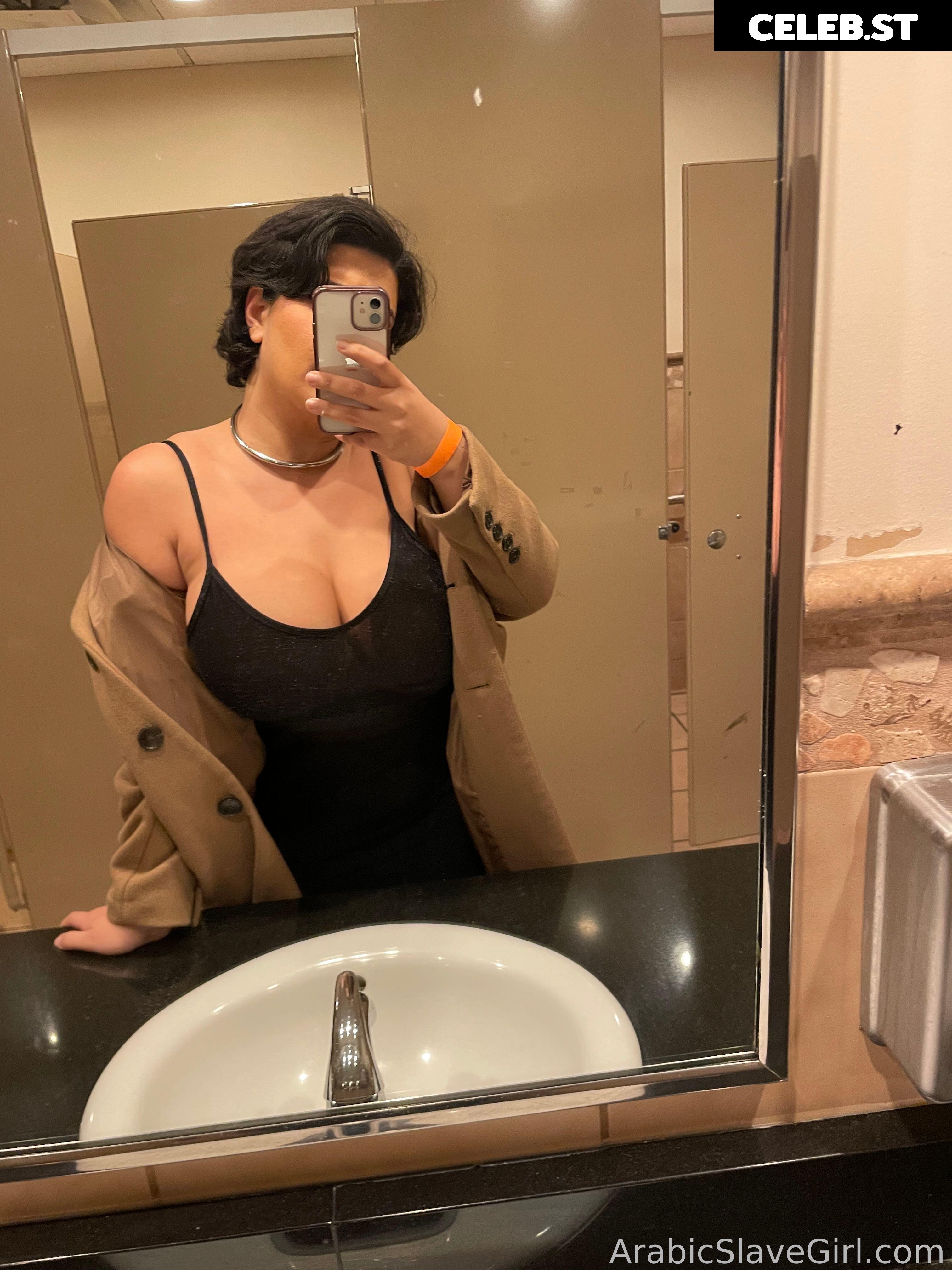 SarahArabic Image 14659318