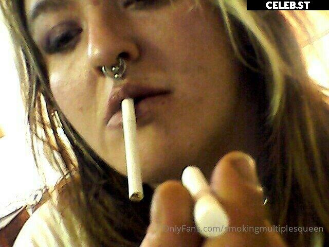 extremesmokingqueen Image 14687664