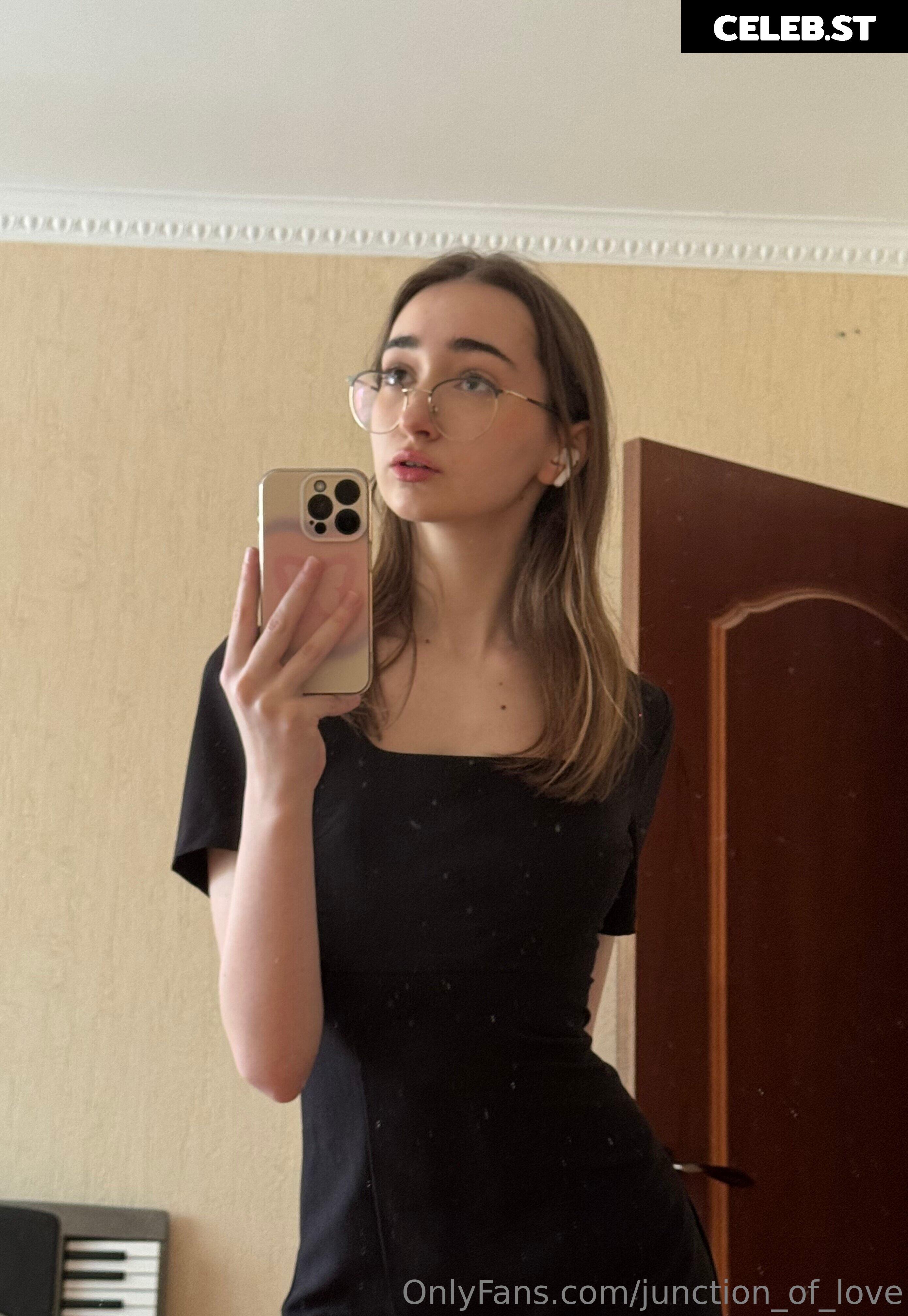 polly_bee1 Image 14361307