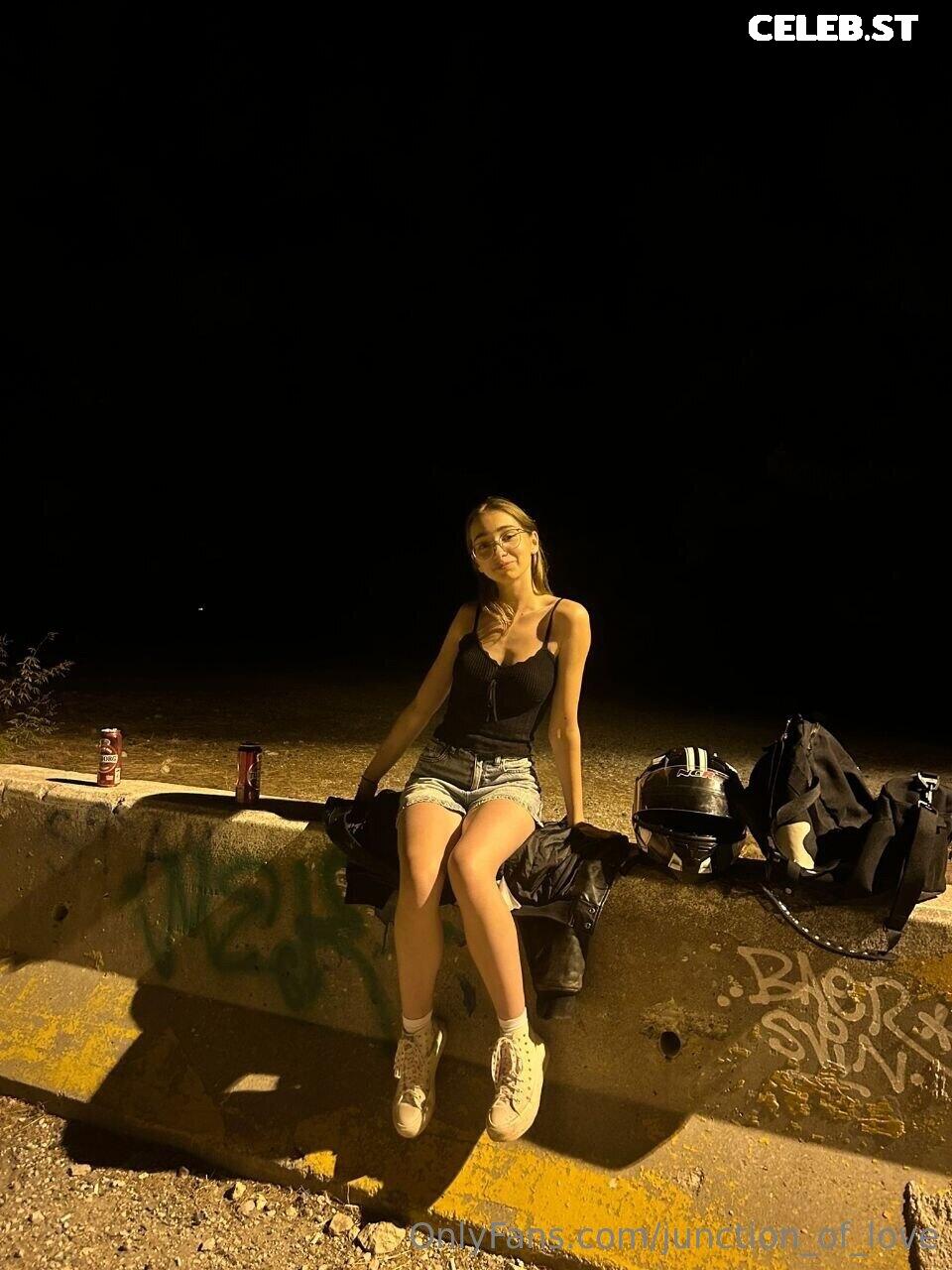 polly_bee1 Image 14360654