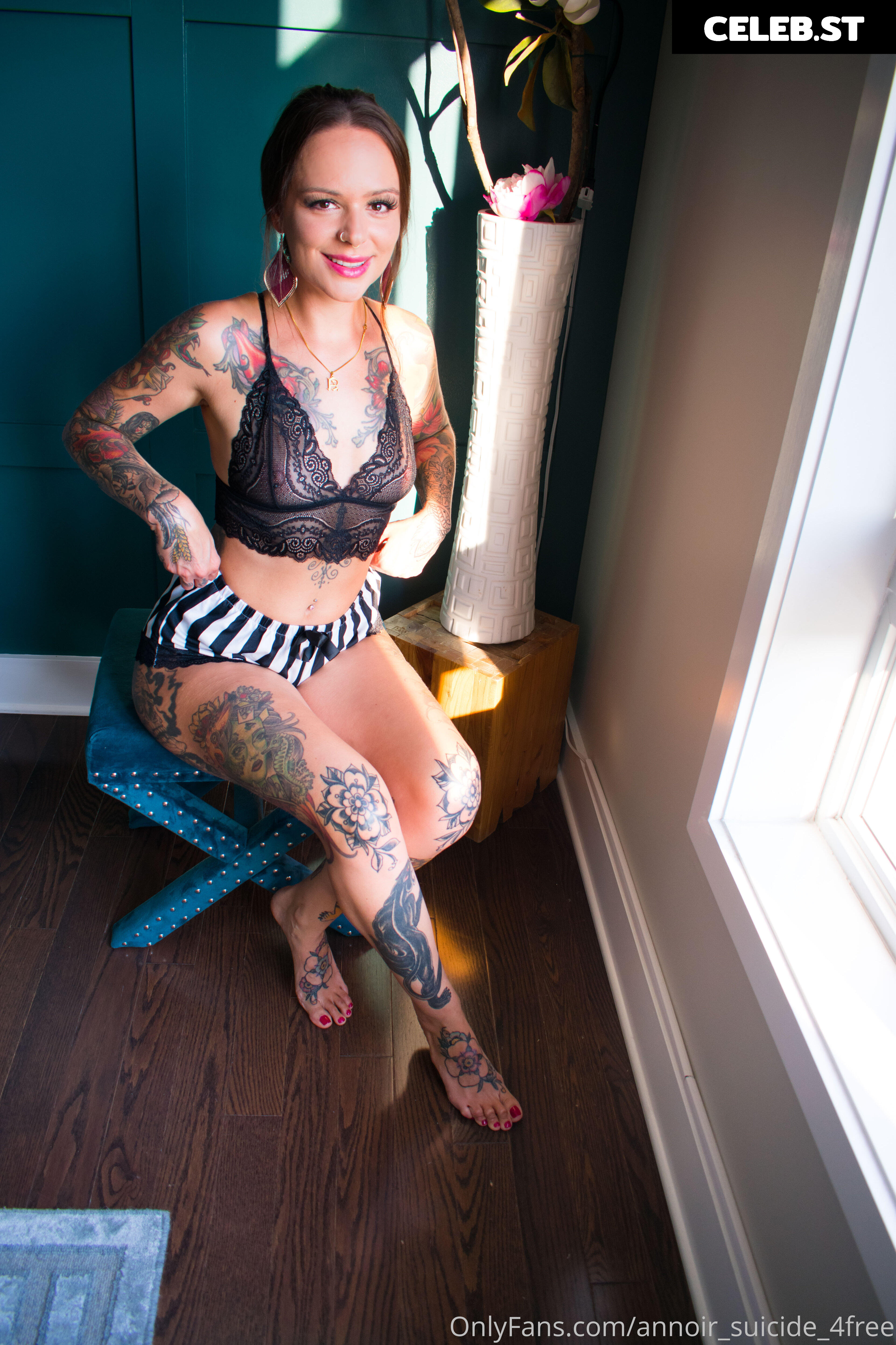 annoir_suicide_4free Image 14291697