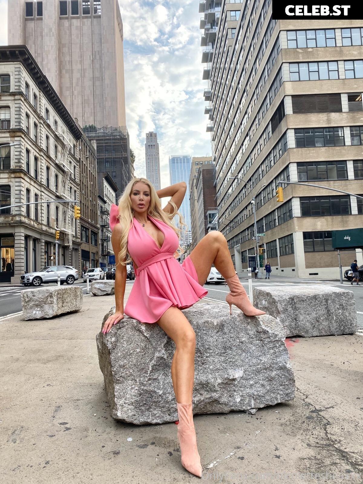 Nicolette Shea Image 1404771