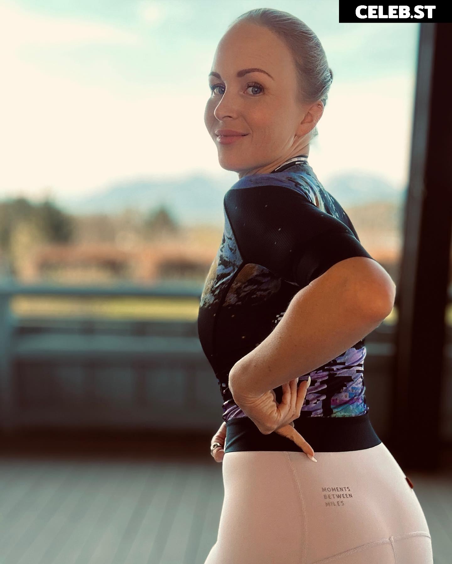 Sabrina Fischer Image 1595239