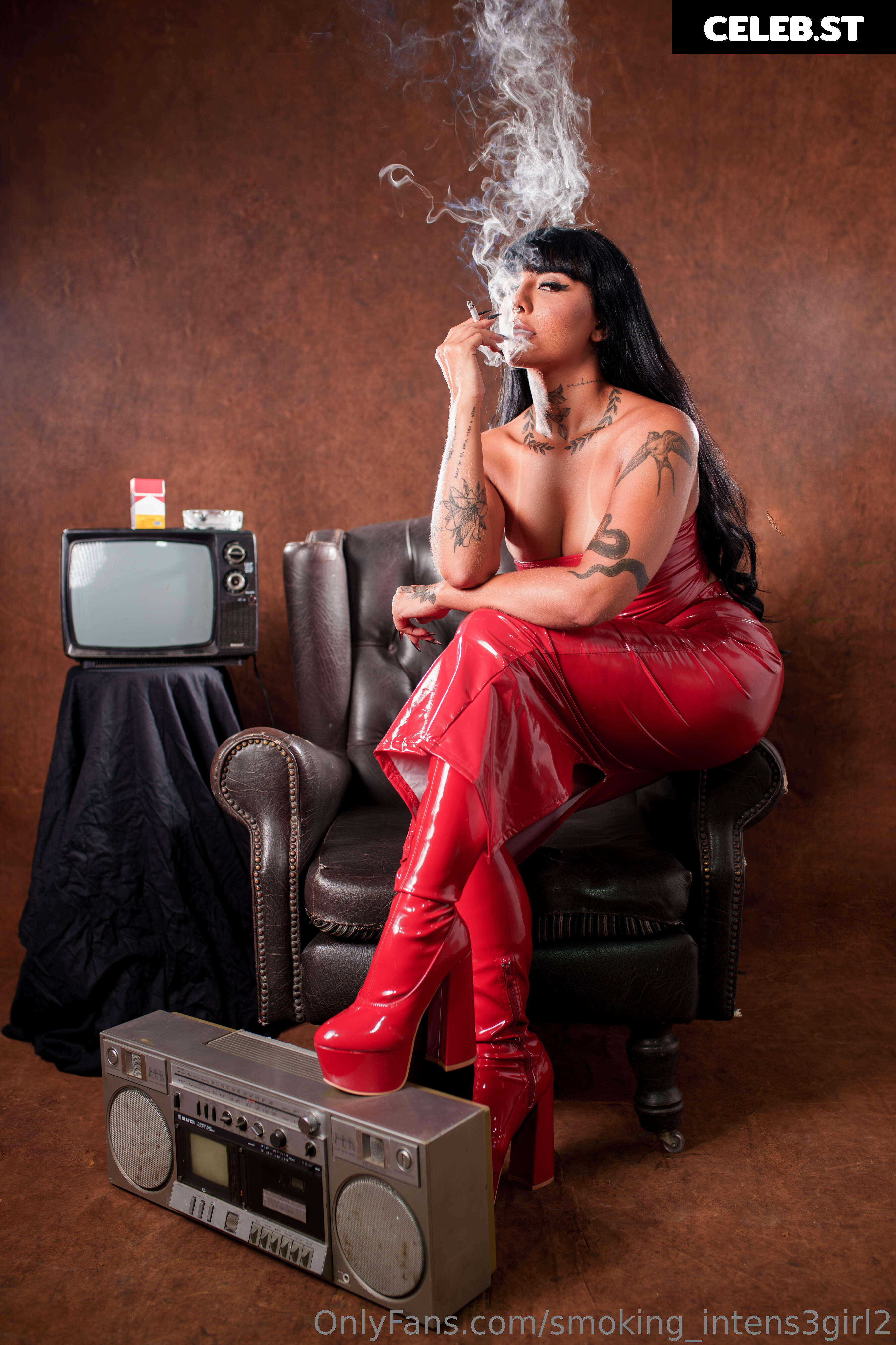 smoking_intens3girl2 Image 15867045