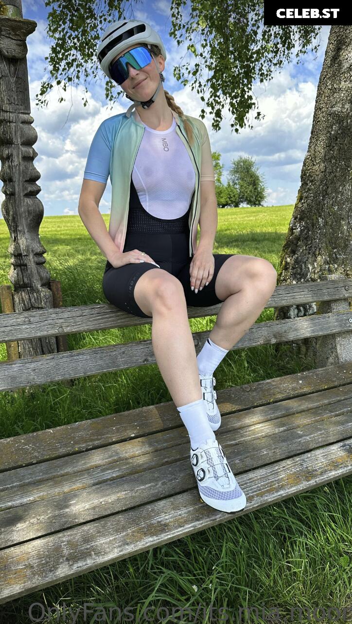 Sabrina Fischer Image 1587873