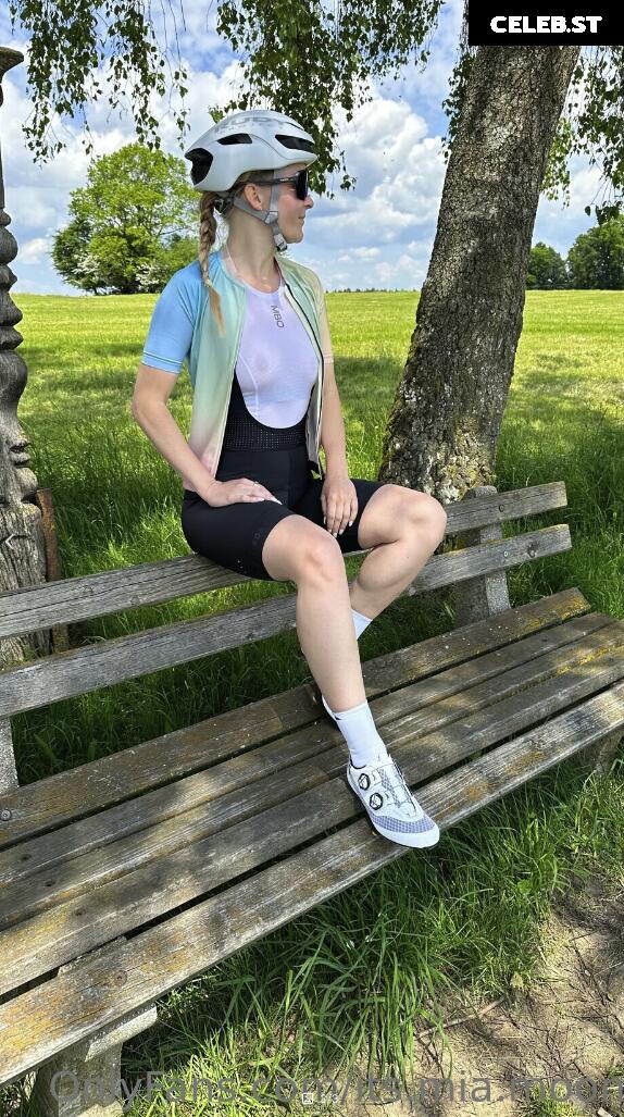 Sabrina Fischer Image 1587901