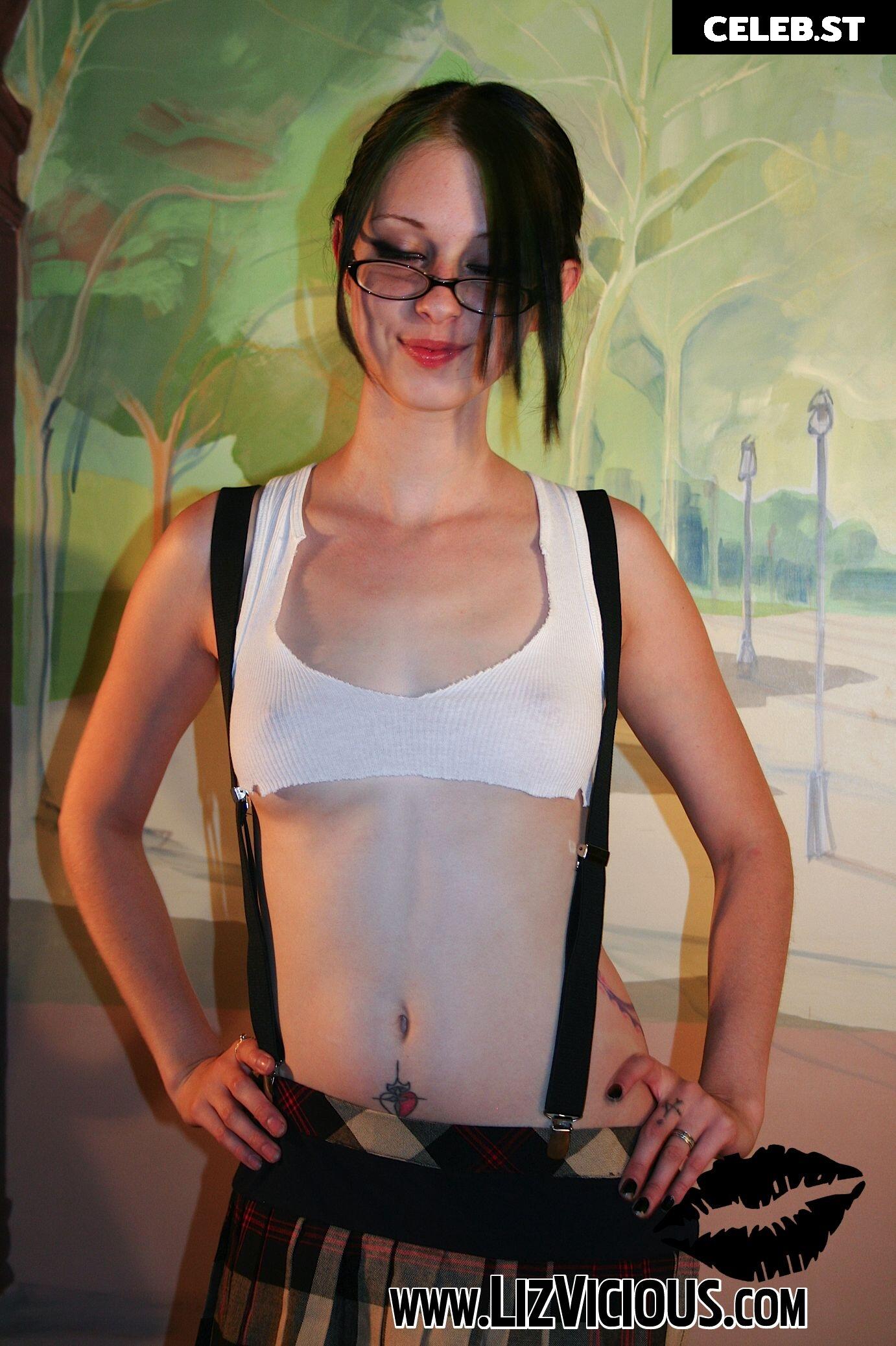 Liz Vicious Image 1501837