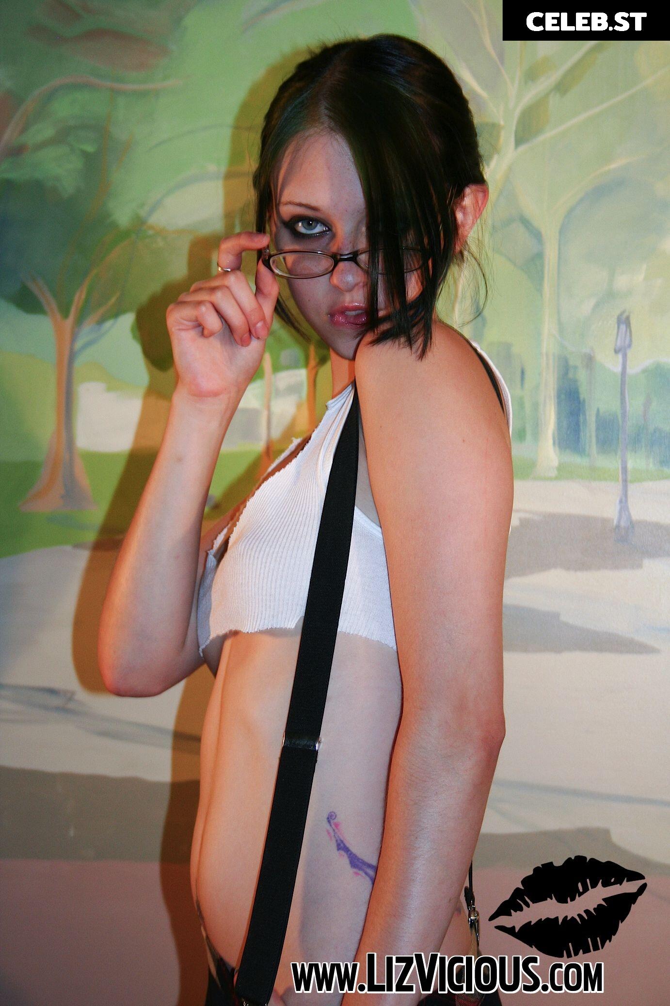 Liz Vicious Image 1501755