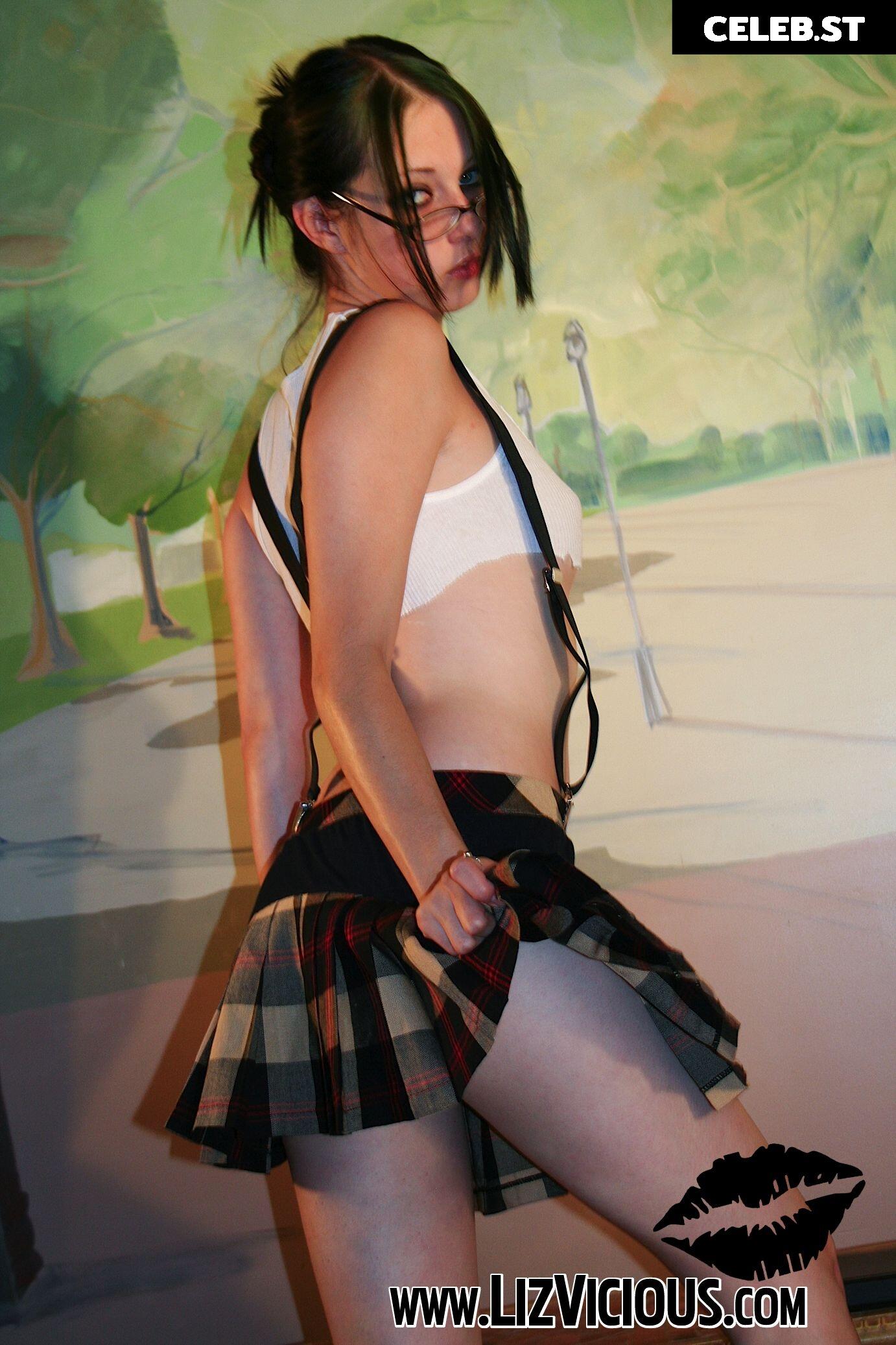 Liz Vicious Image 1501237