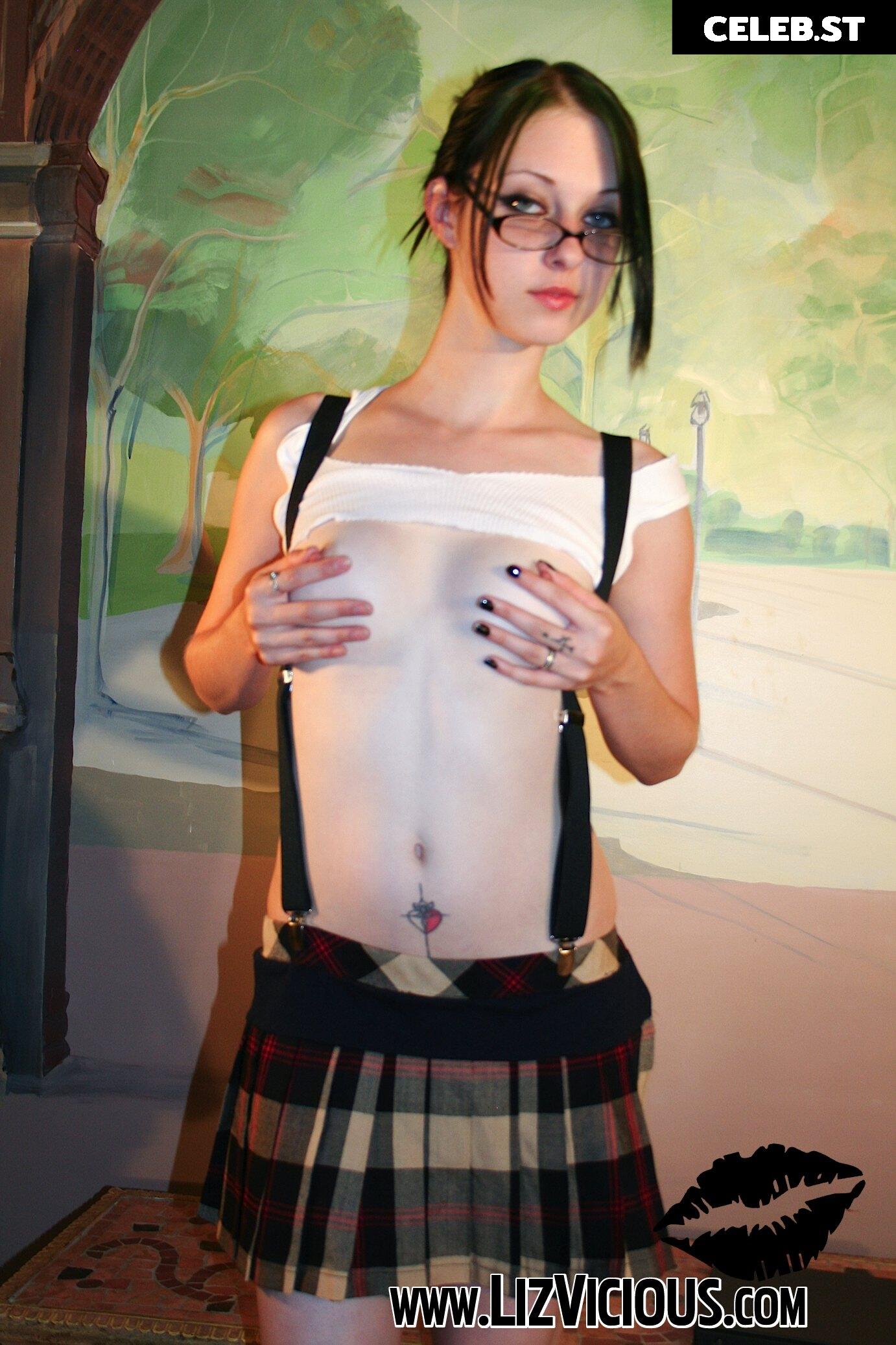 Liz Vicious Image 1502238