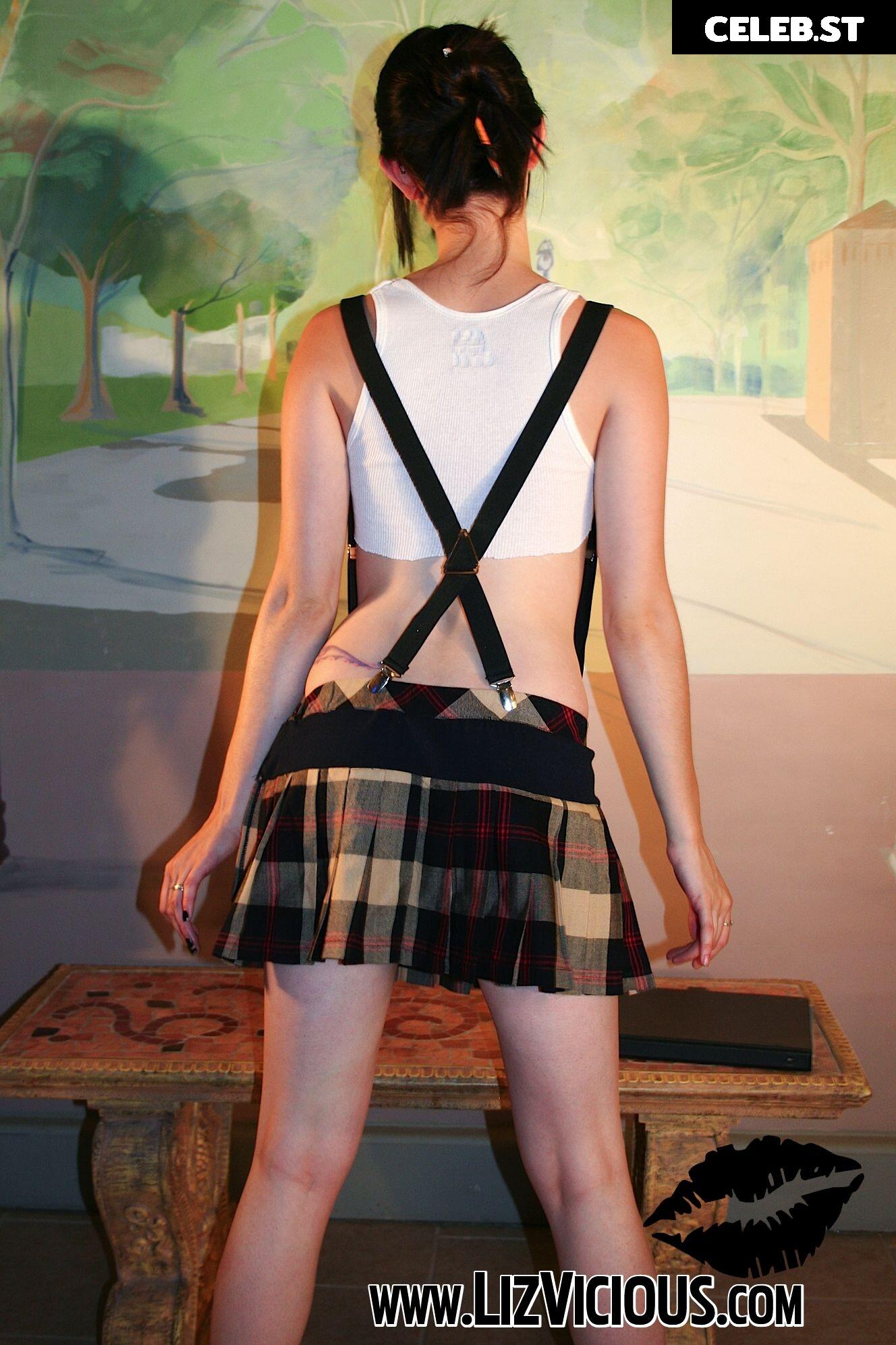 Liz Vicious Image 1500631