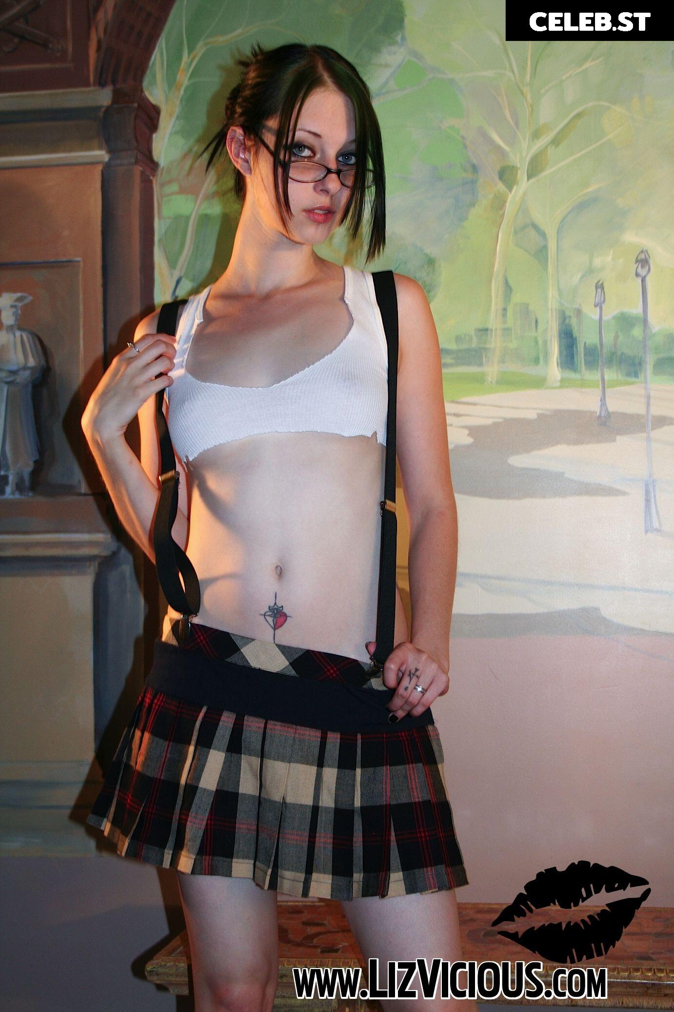 Liz Vicious Image 1500330