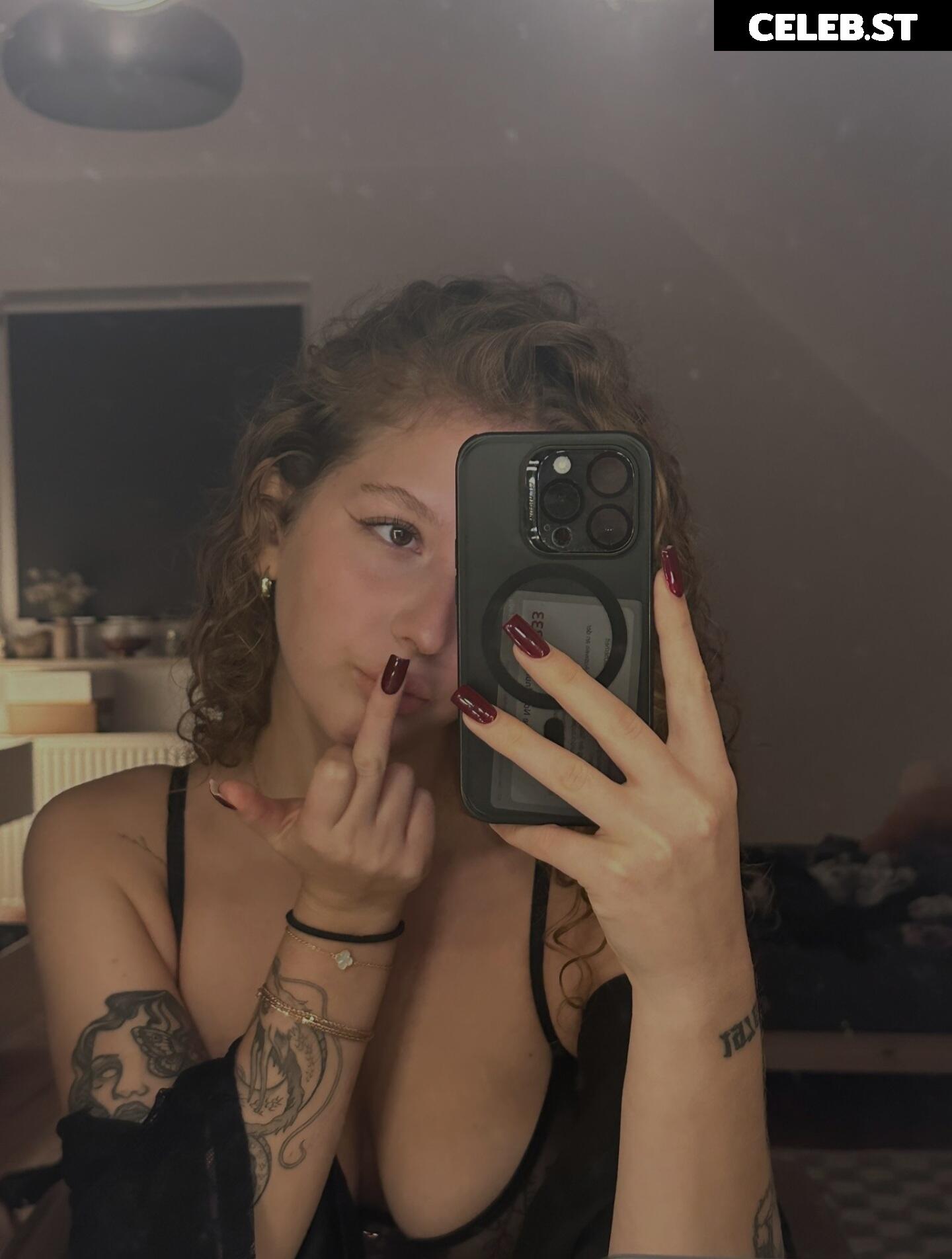 Bbygirlyuna OF Image 1685313