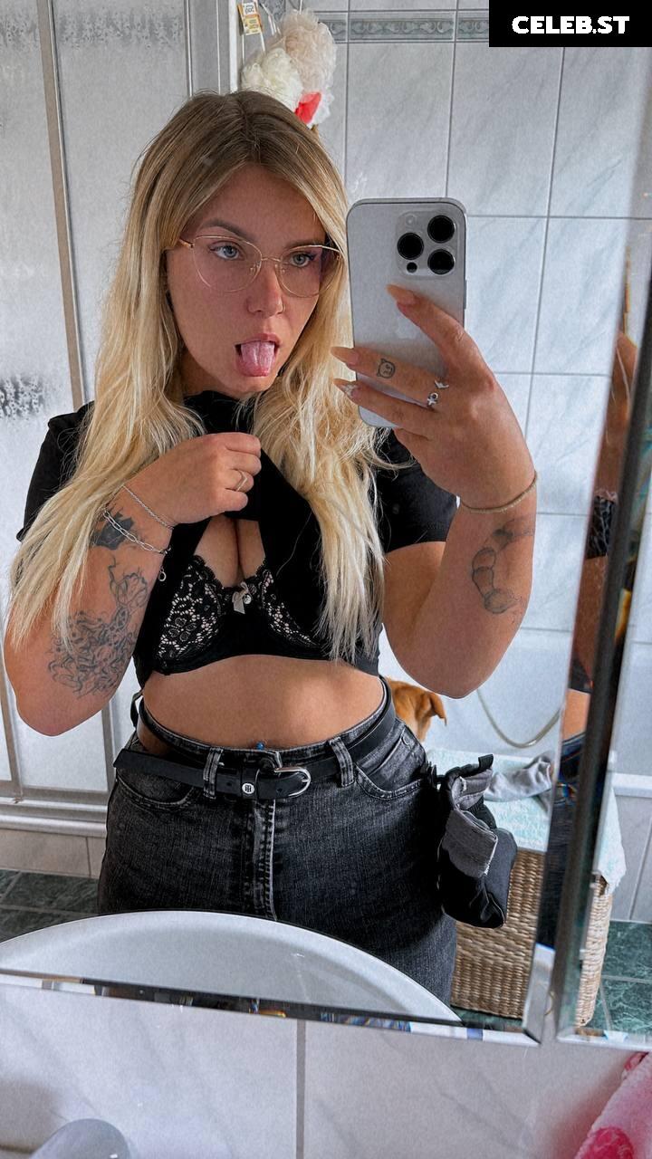 xemmely__ Image 1661743