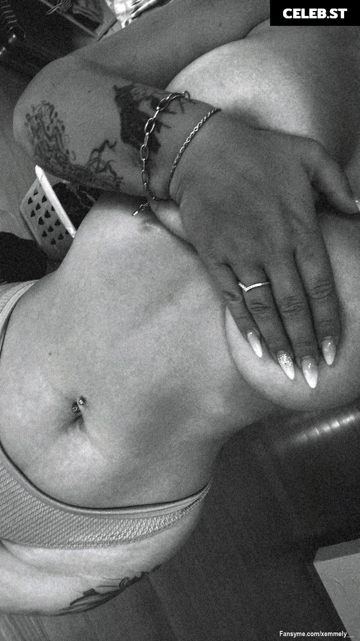 xemmely__ Image 1662473