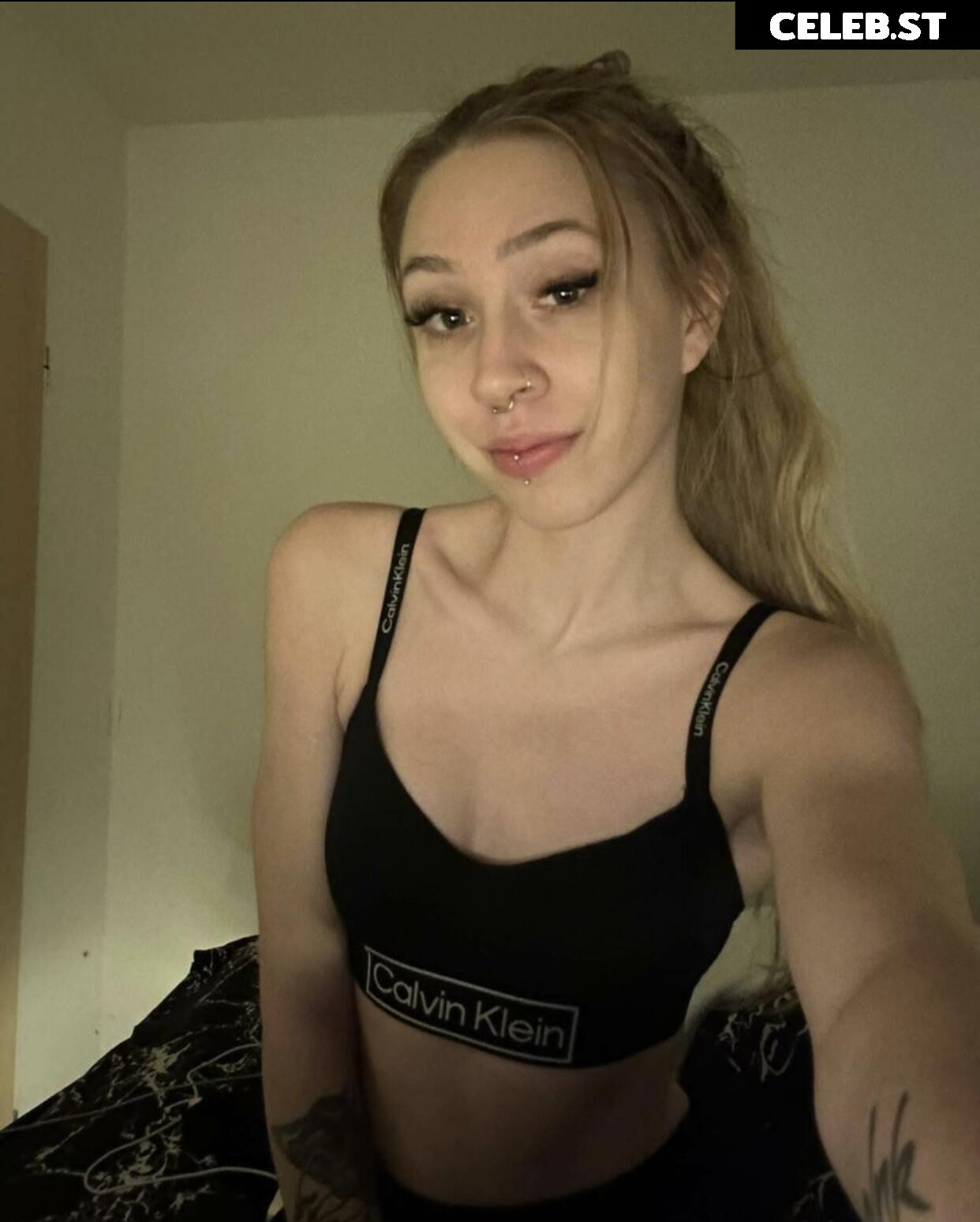 Onlystina Image 1669546