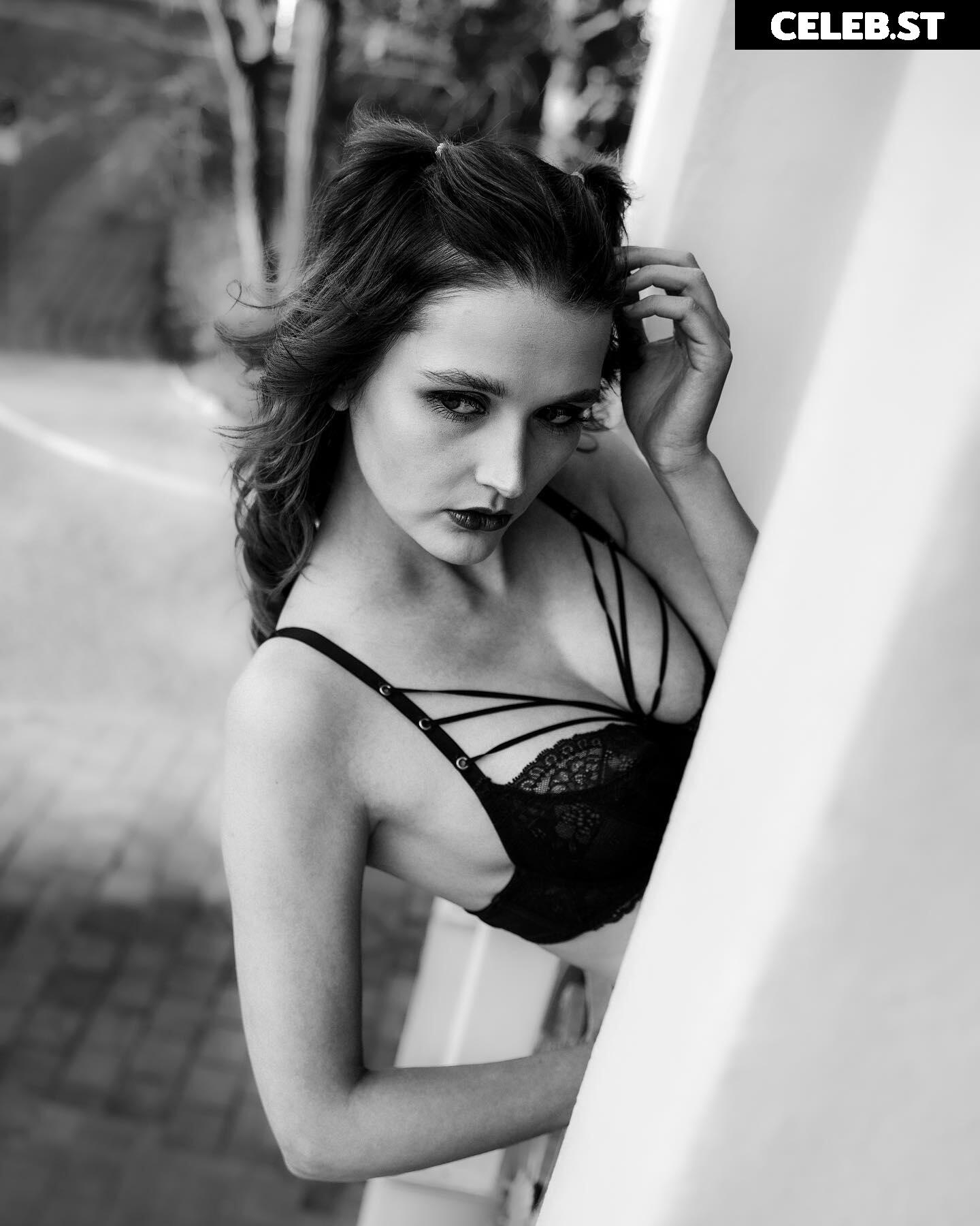 _lizzmarey_ Image 1668269