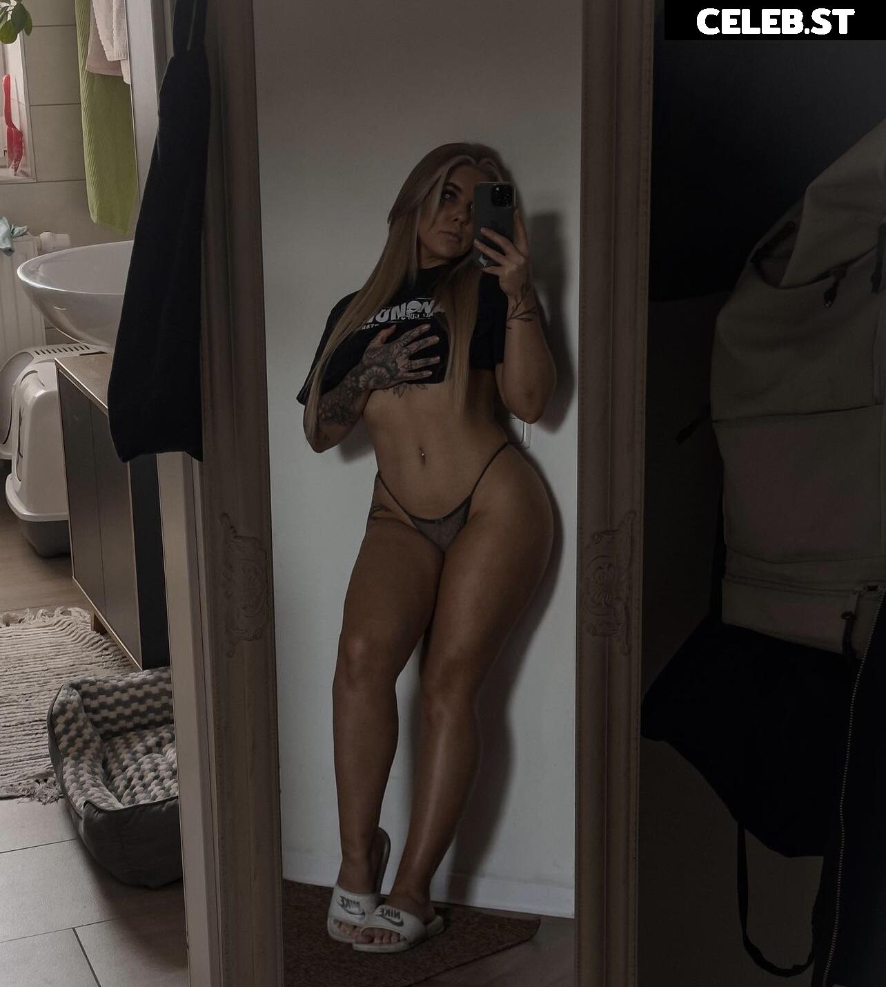 Kim Laura Image 1653124