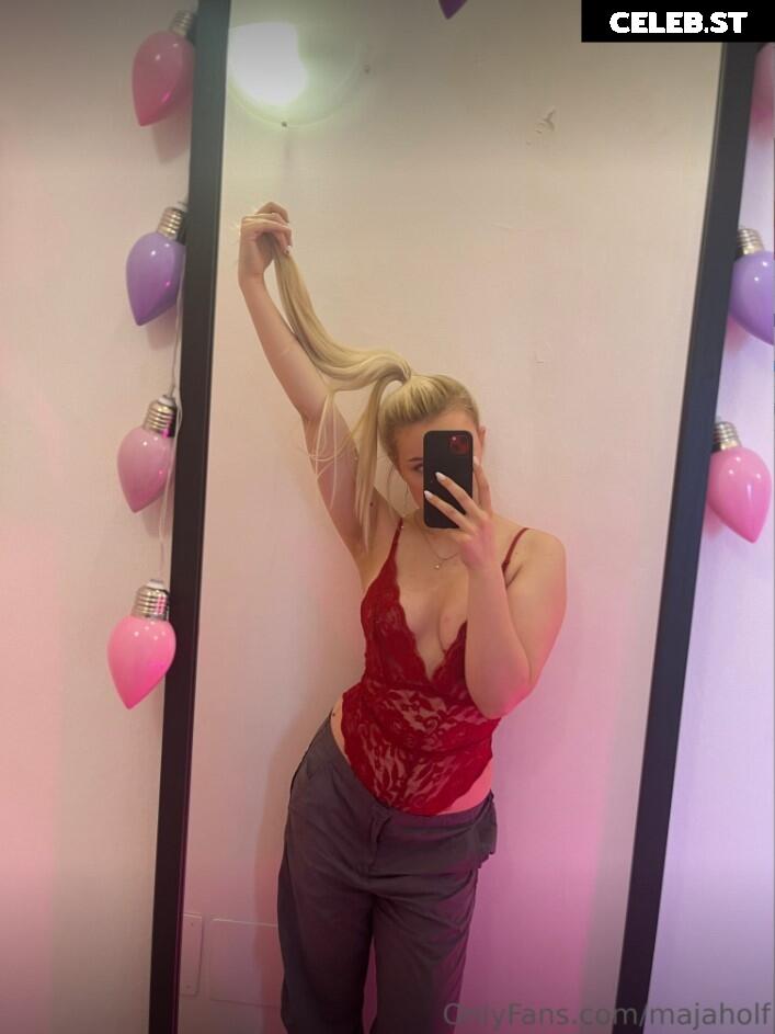 Maja Holf Image 1659495