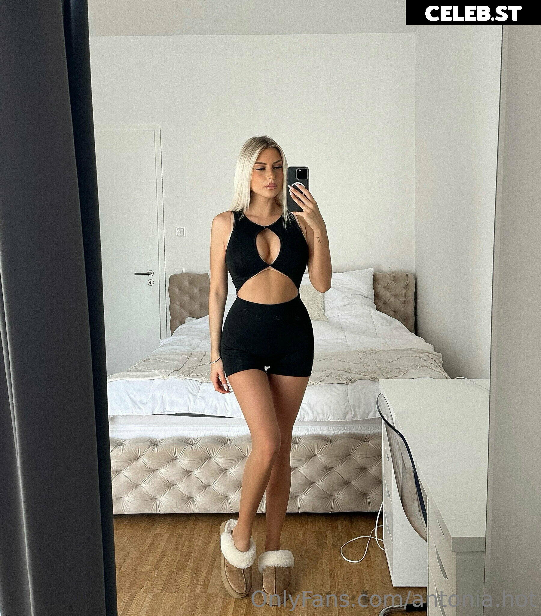 Antonia Rot Image 1632304