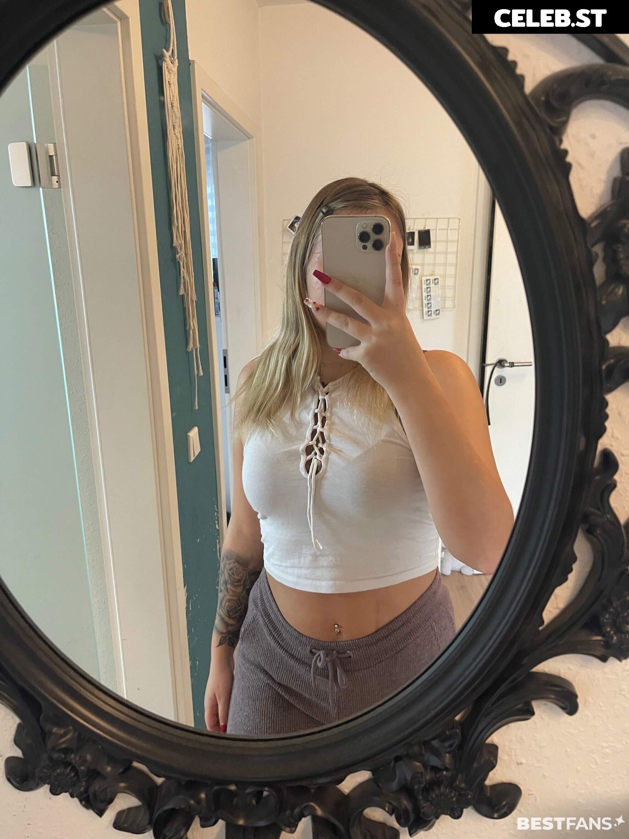 Hotpeachygirl Image 1627462