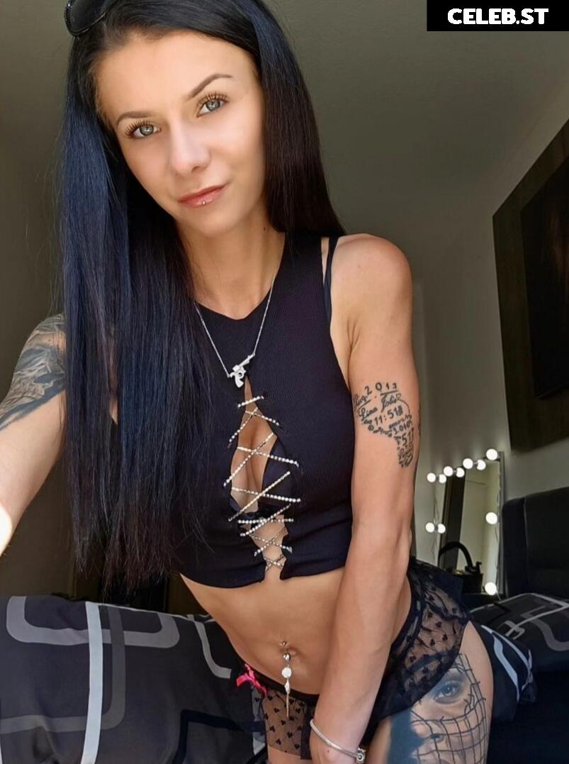Sophie208_666 Image 1622112