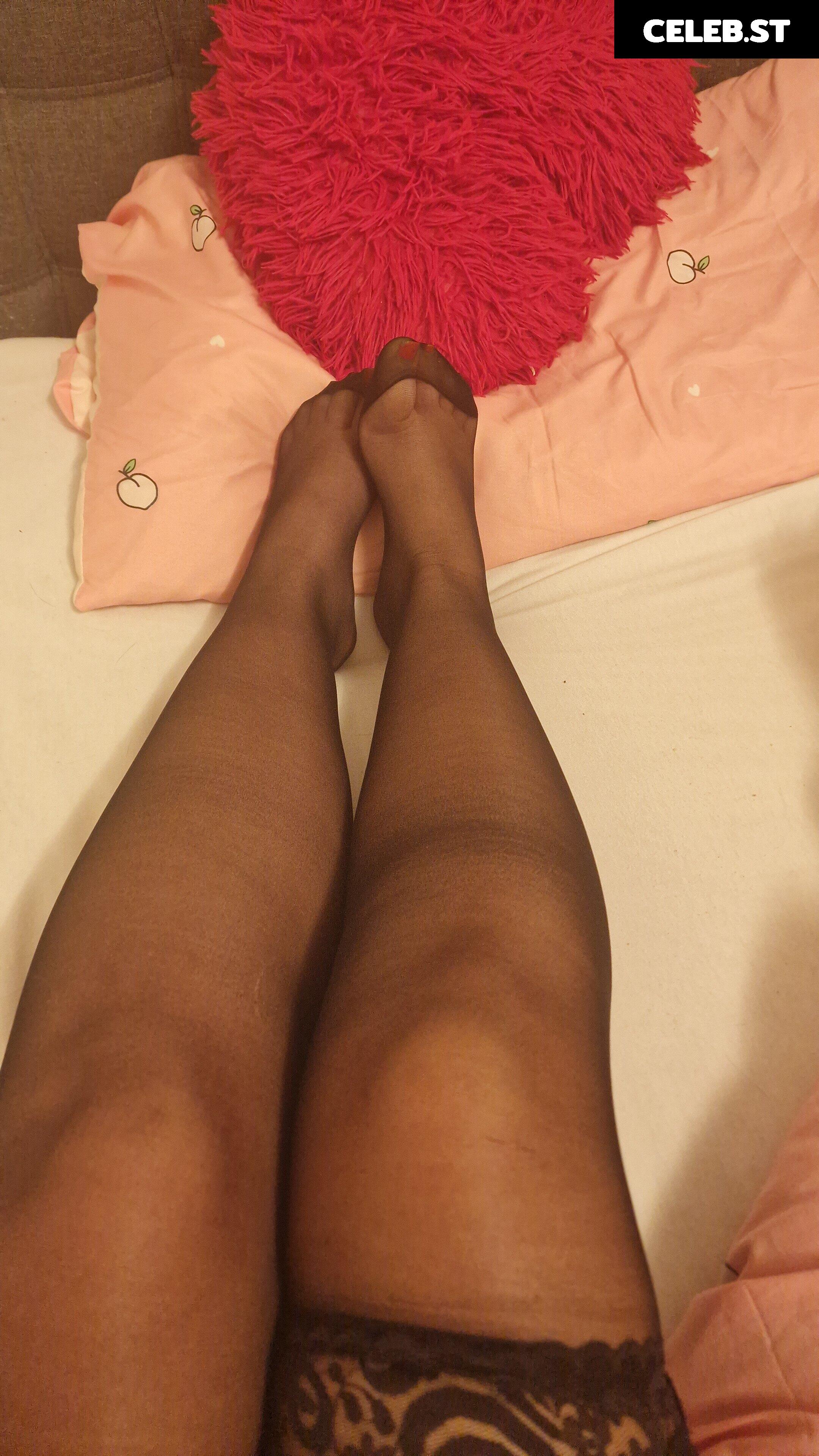 Hotpeachygirl Image 1629313