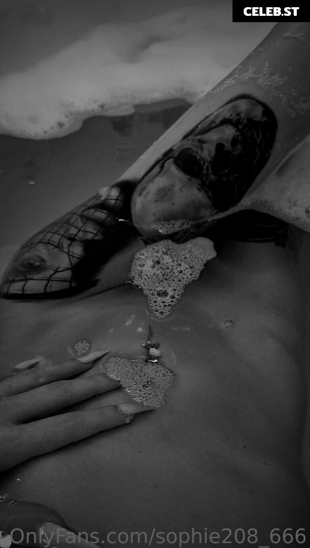 Sophie208_666 Image 1619369